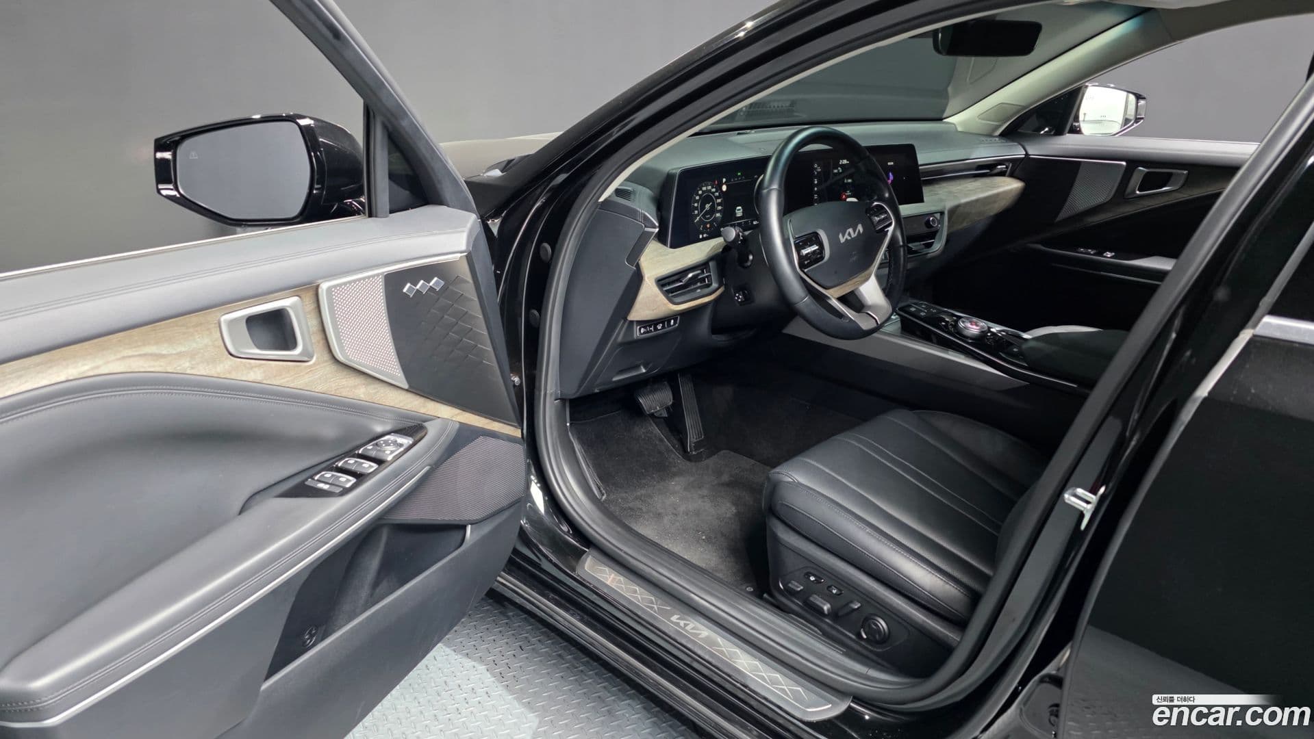 Main__Slider__Photo:K8 Kia 2024.1-9