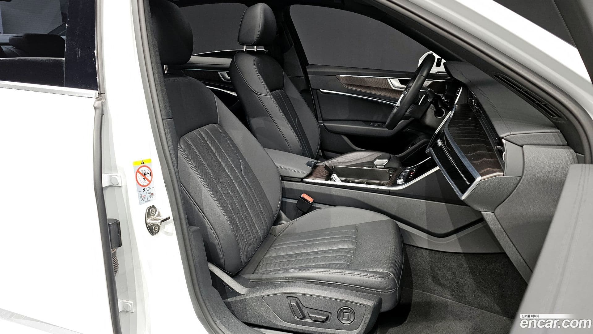 Main__Slider__Photo:A6 Audi 2022.11-9