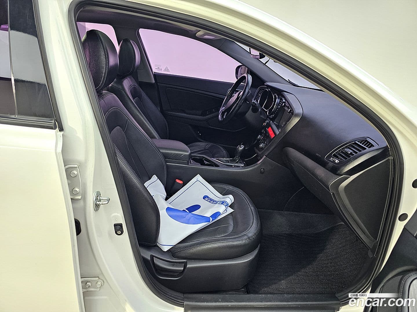 Main__Slider__Photo:K5 Kia 2010.5-10