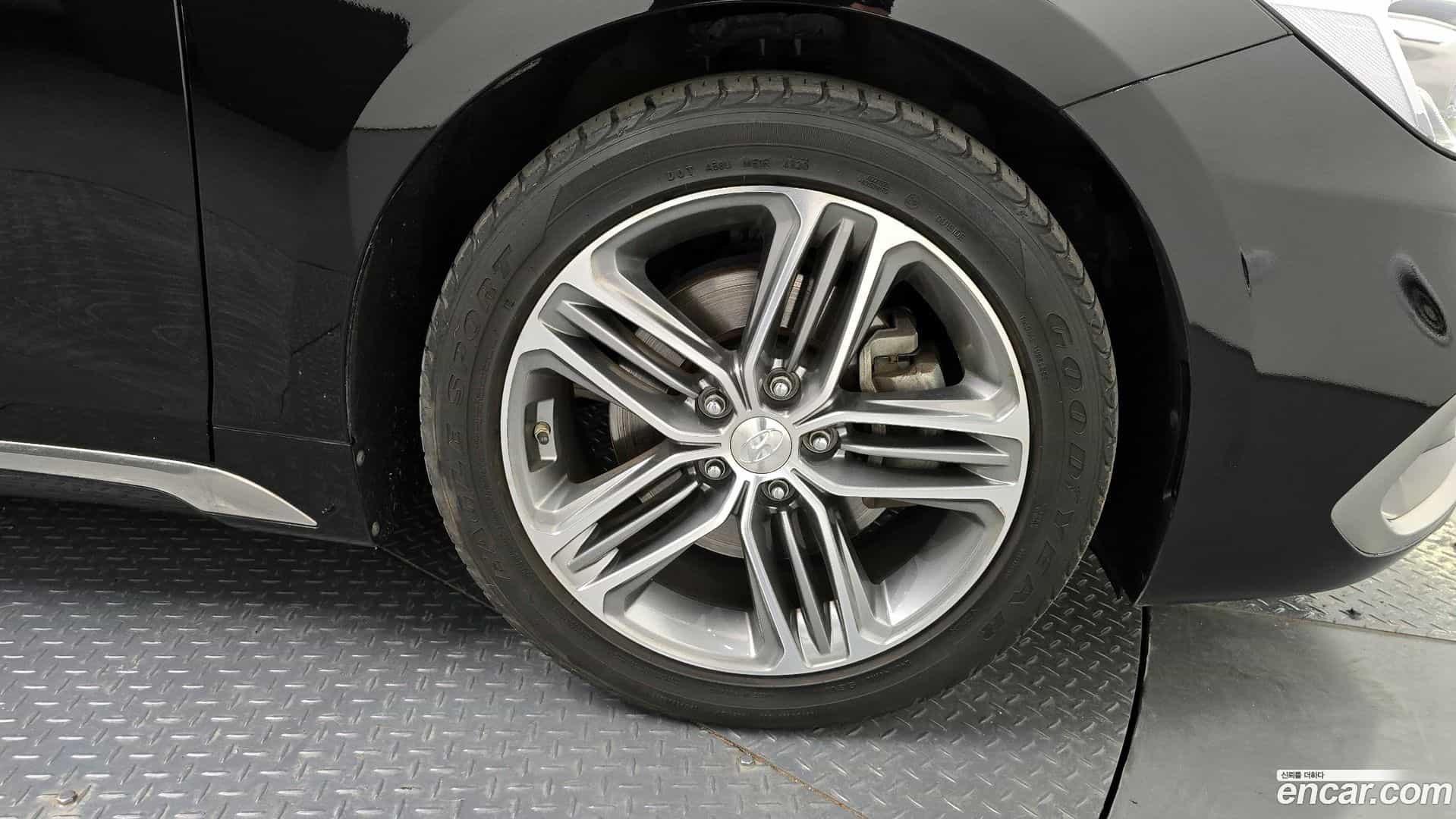 Grandeur Hyundai 2017.11-OUTER-005