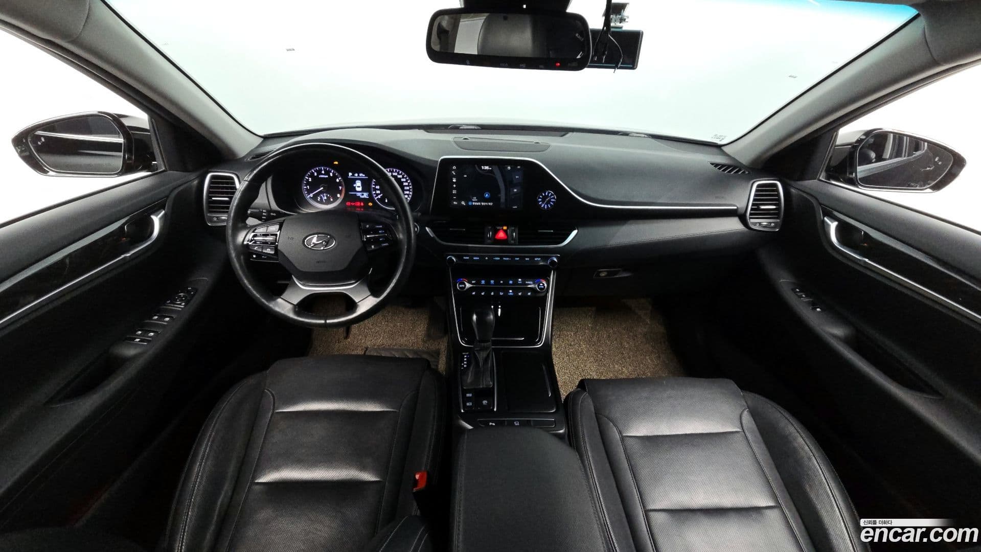 Main__Slider__Photo:Grandeur Hyundai 2017.11-6