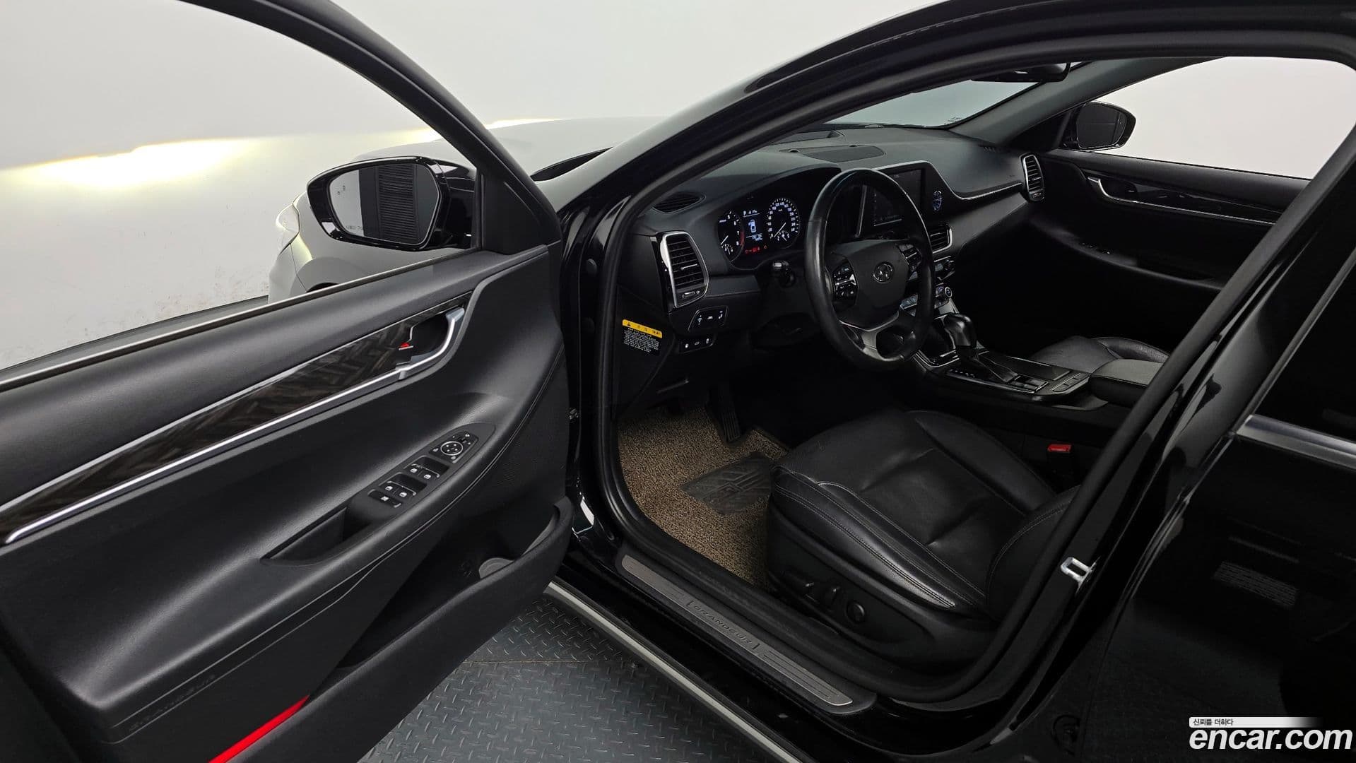 Main__Slider__Photo:Grandeur Hyundai 2017.11-9