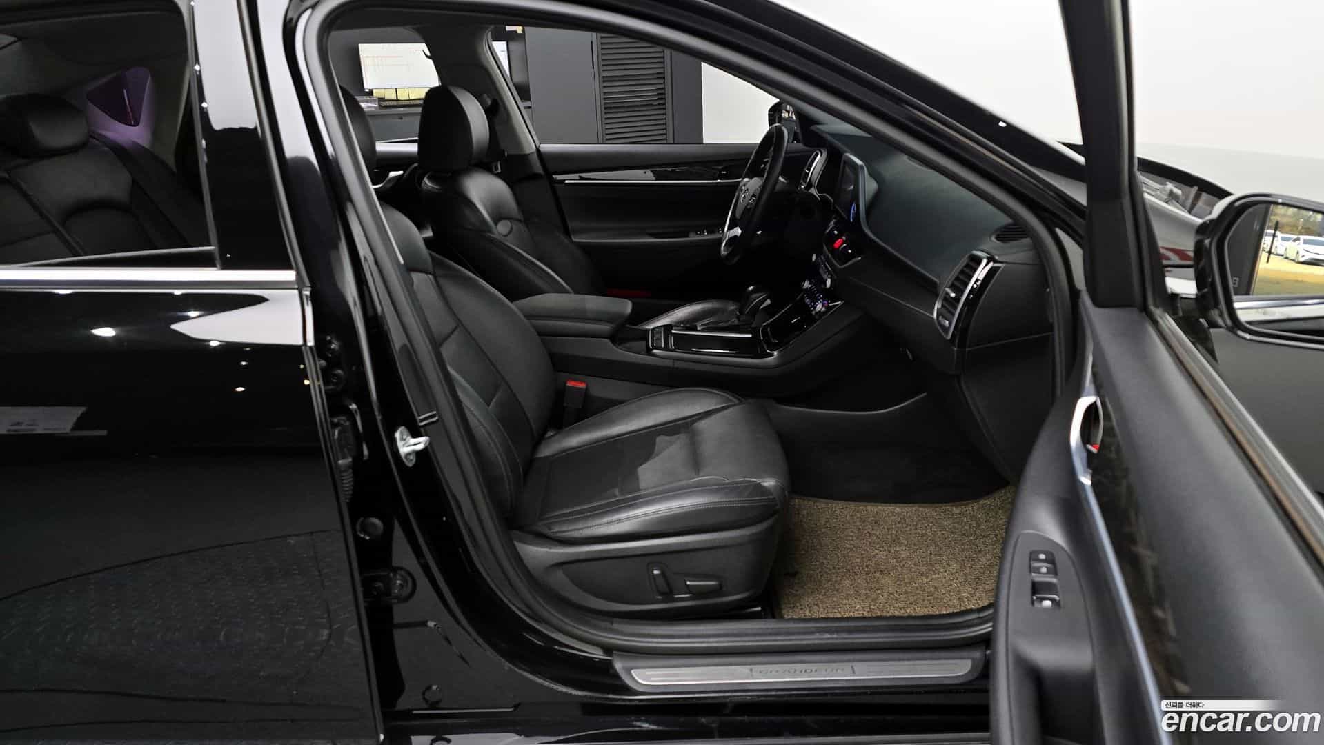 Grandeur Hyundai 2017.11-OPTION-015