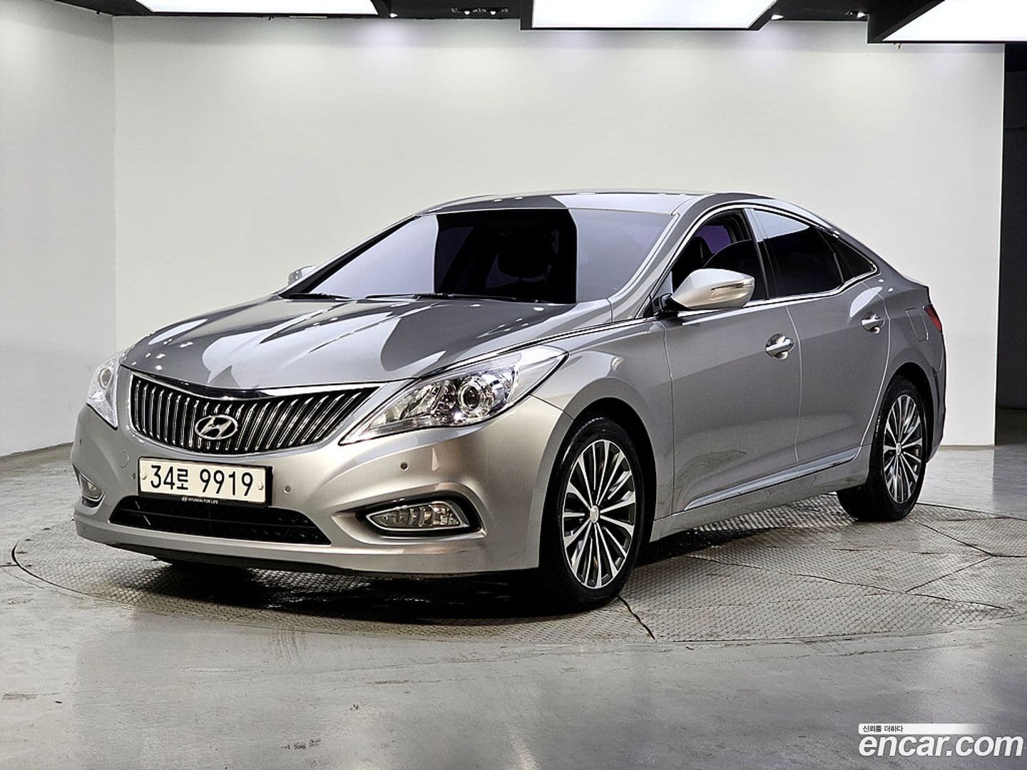 Main__Slider__Photo:Grandeur Hyundai 2014.4-0