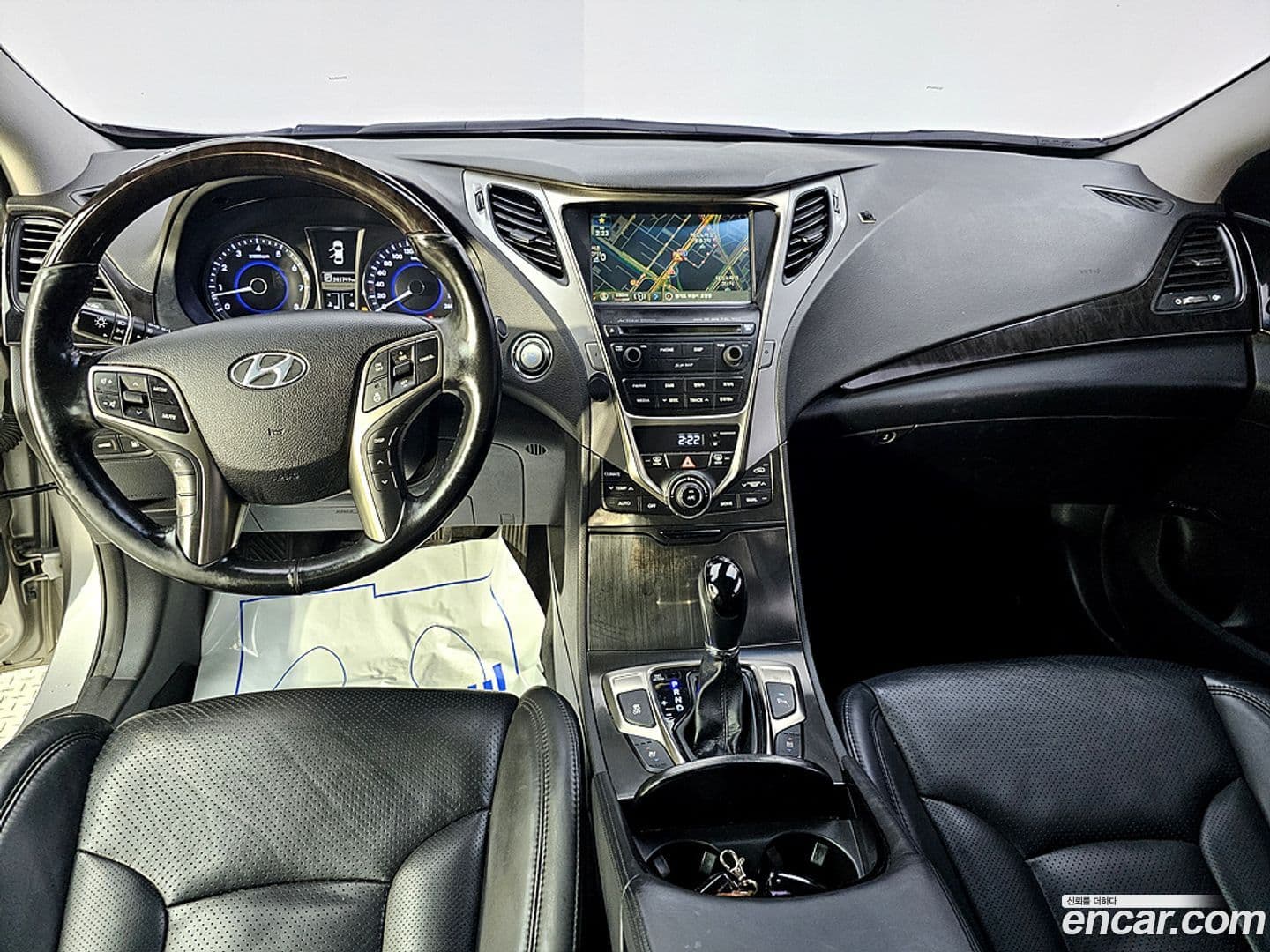Main__Slider__Photo:Grandeur Hyundai 2014.4-3