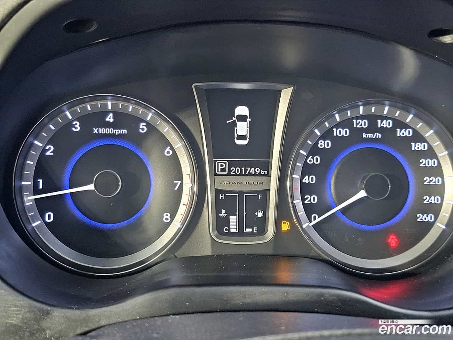 Grandeur Hyundai 2014.4-OUTER-006