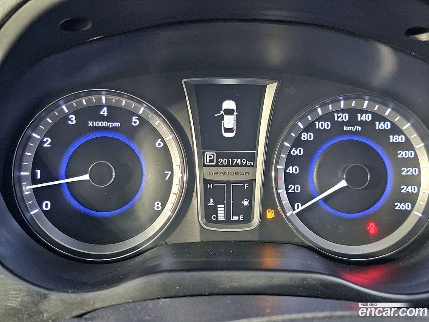 Main__Slider__Photo:Grandeur Hyundai 2014.4-5