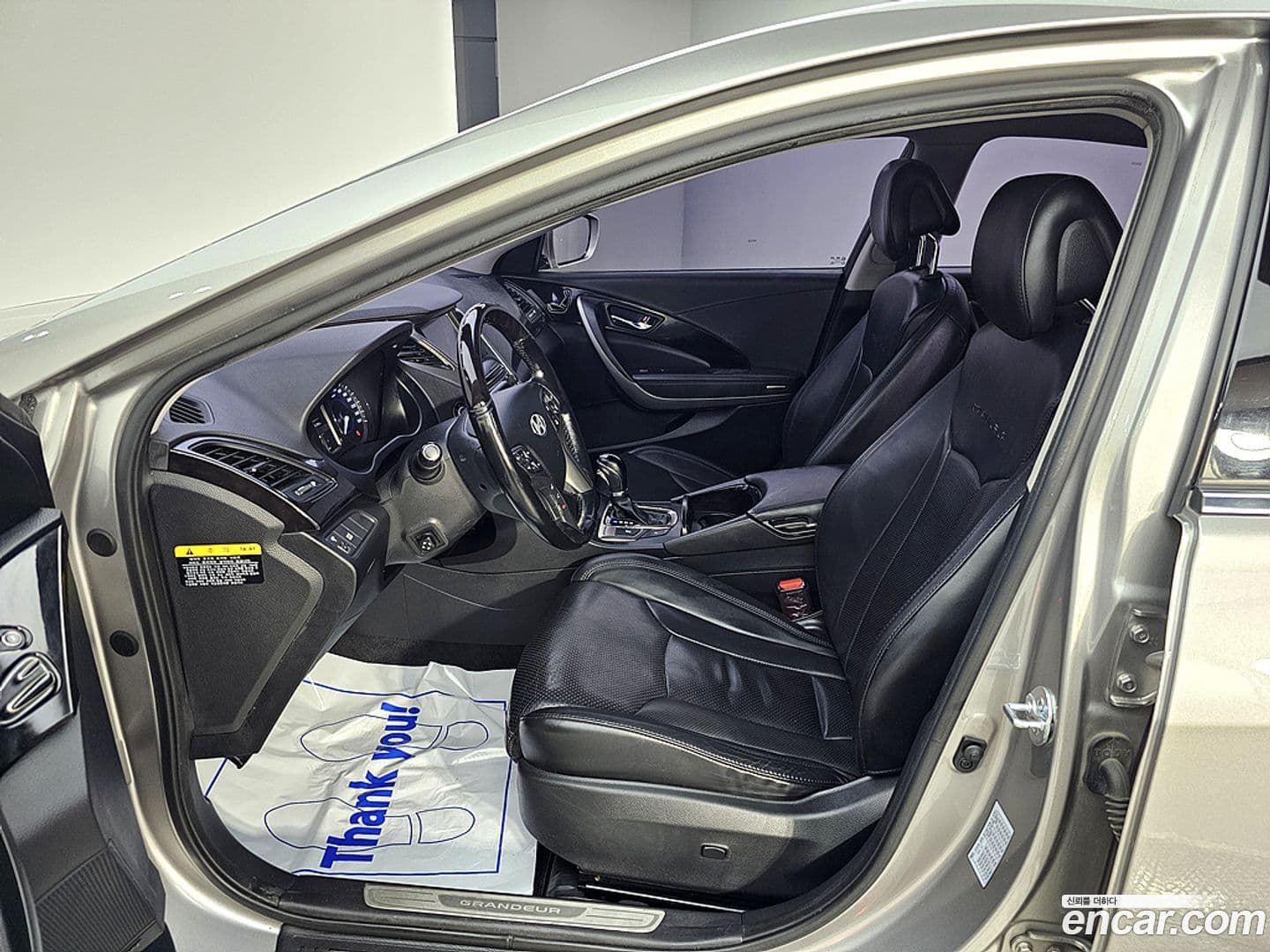 Main__Slider__Photo:Grandeur Hyundai 2014.4-6