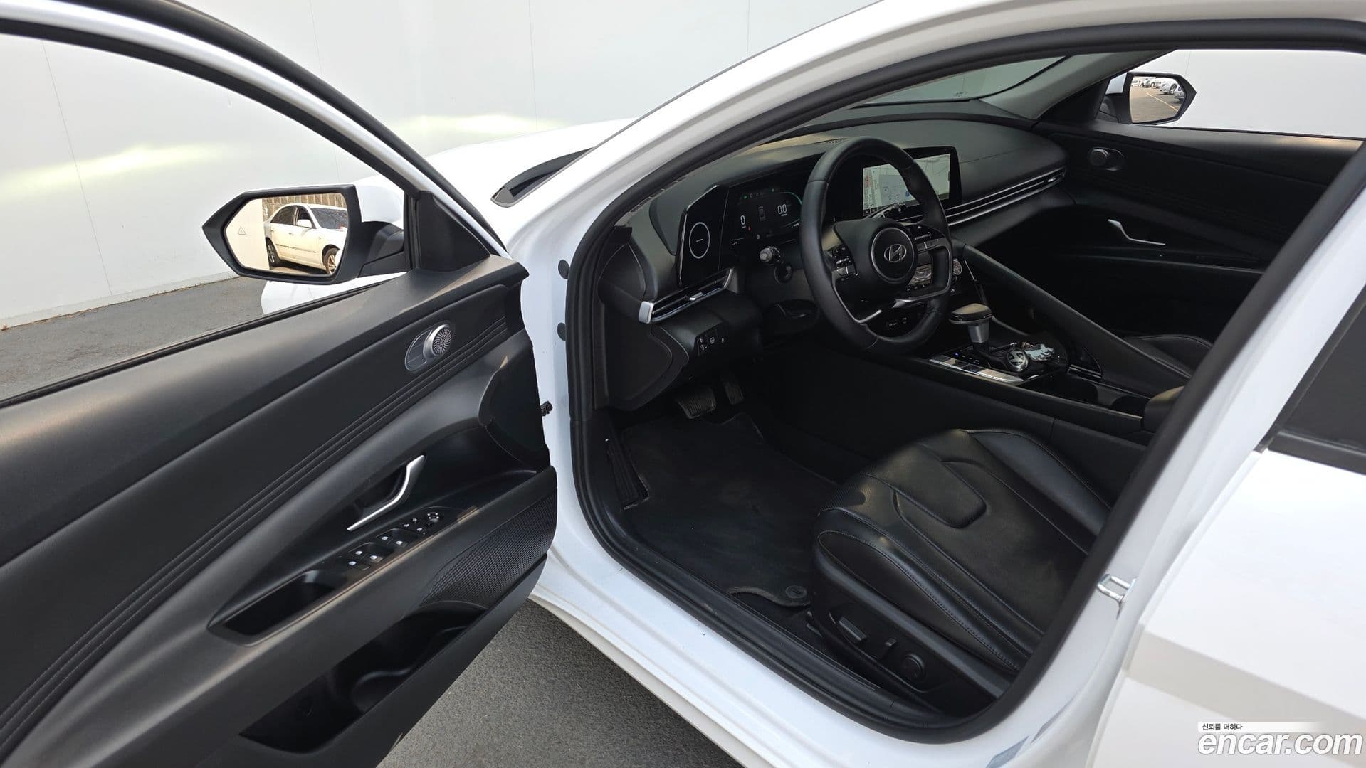 Main__Slider__Photo:AVANTE Hyundai 2023.6-9