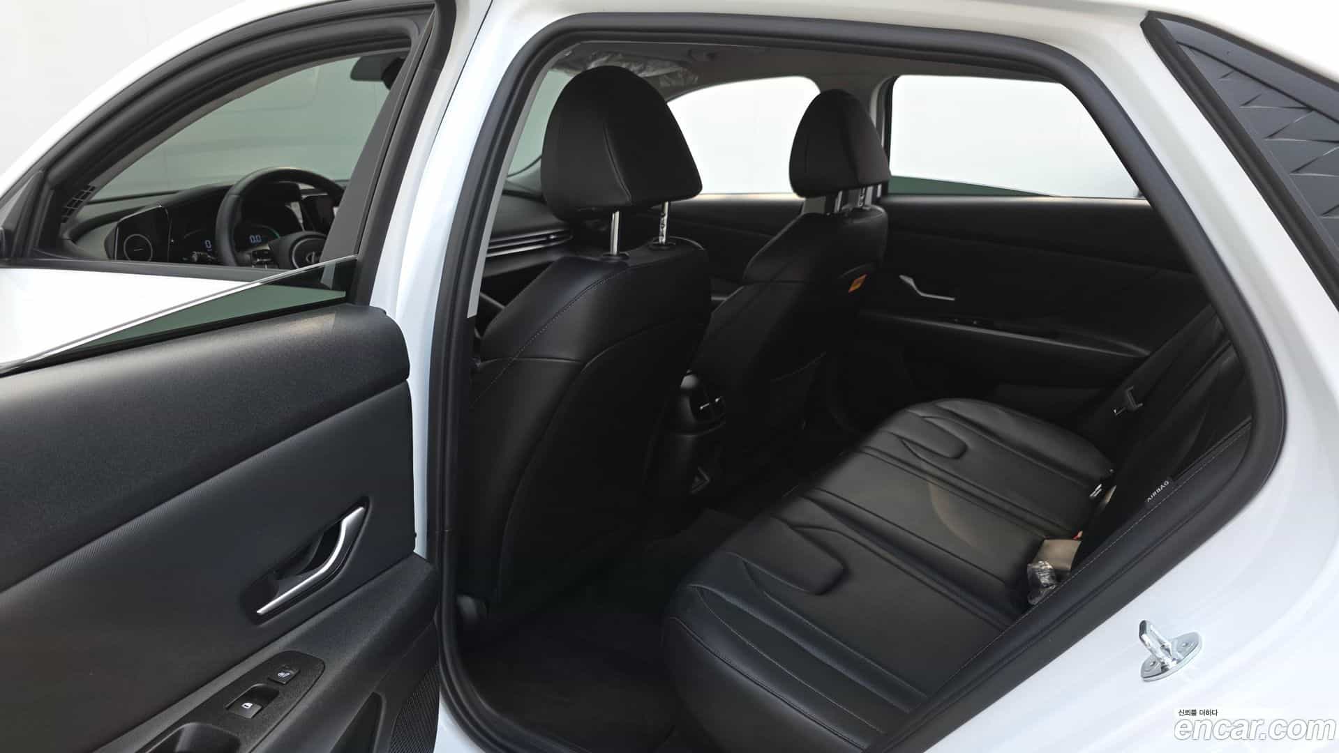 AVANTE Hyundai 2023.6-OPTION-015