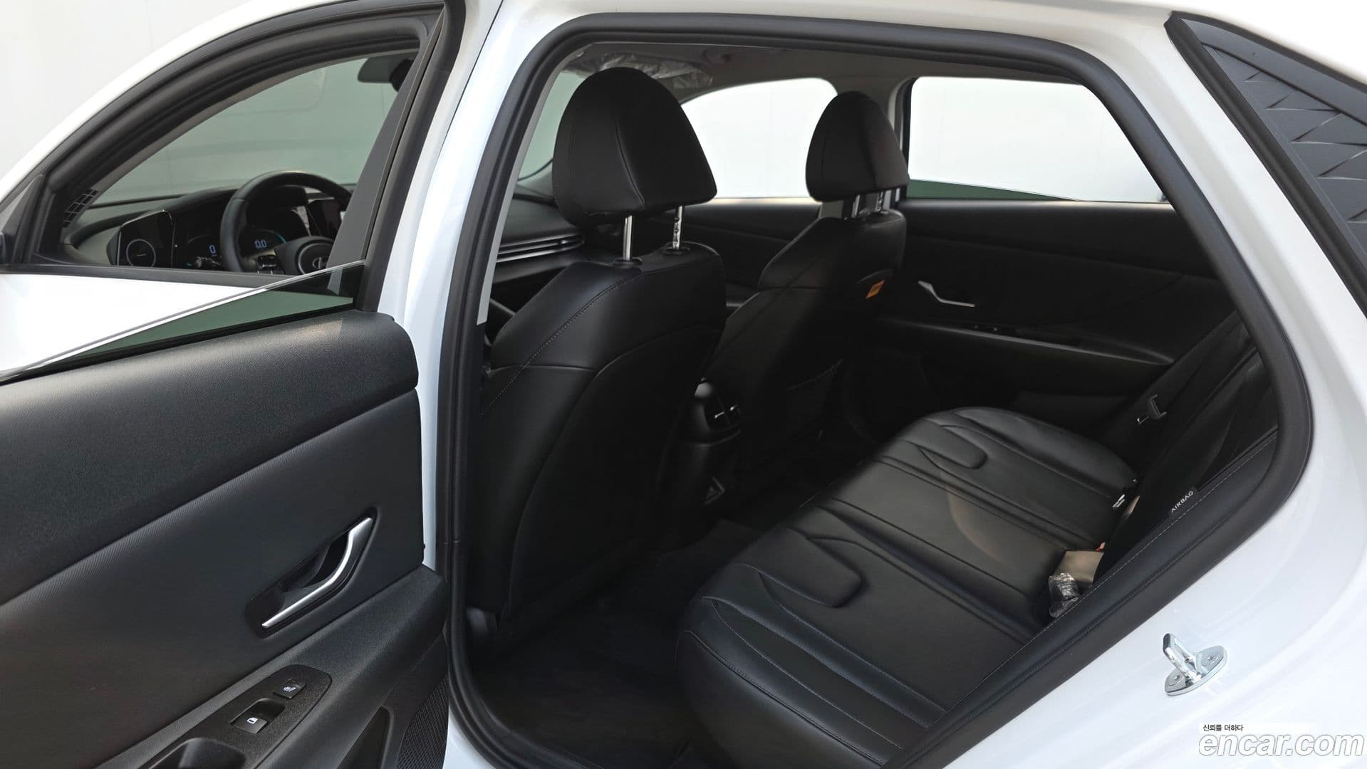 Main__Slider__Photo:AVANTE Hyundai 2023.6-10