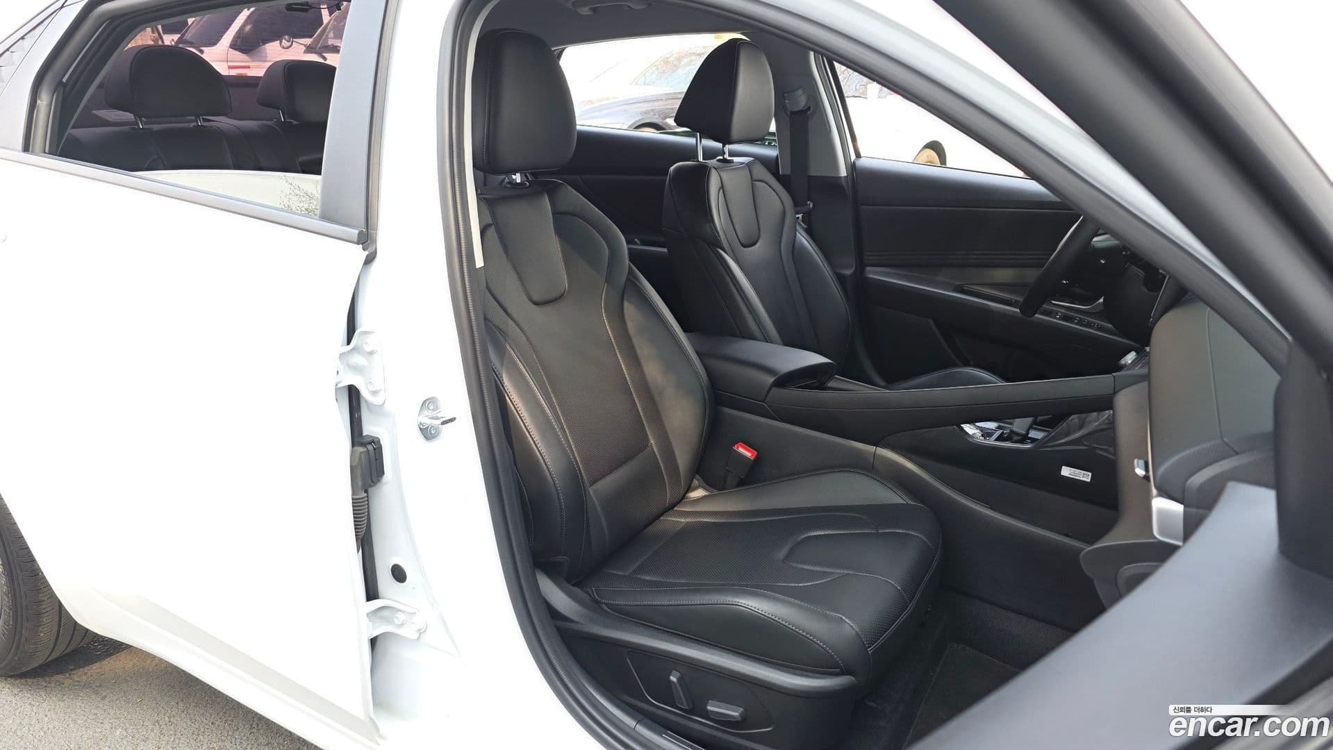 Main__Slider__Photo:AVANTE Hyundai 2023.6-11