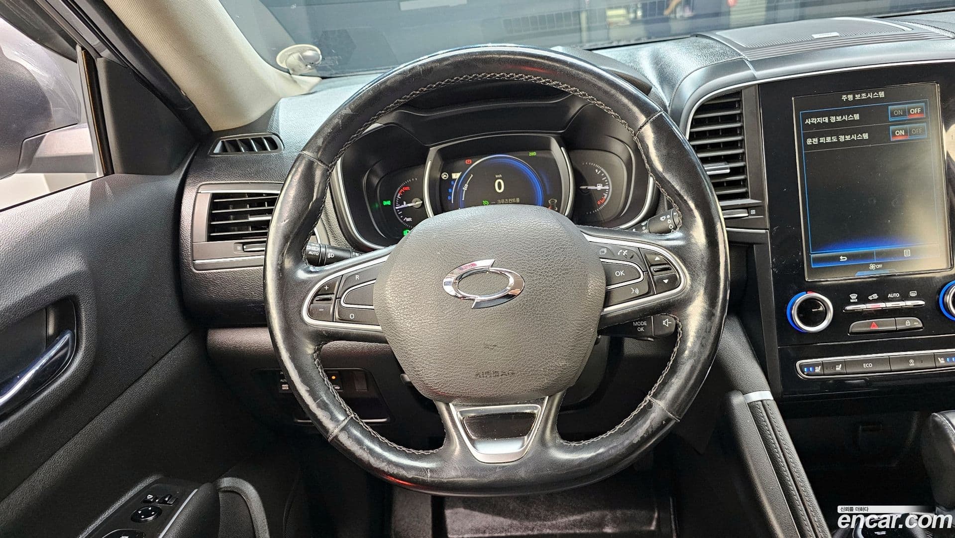 Main__Slider__Photo:QM6 Renault-KoreaSamsung 2017.4-12