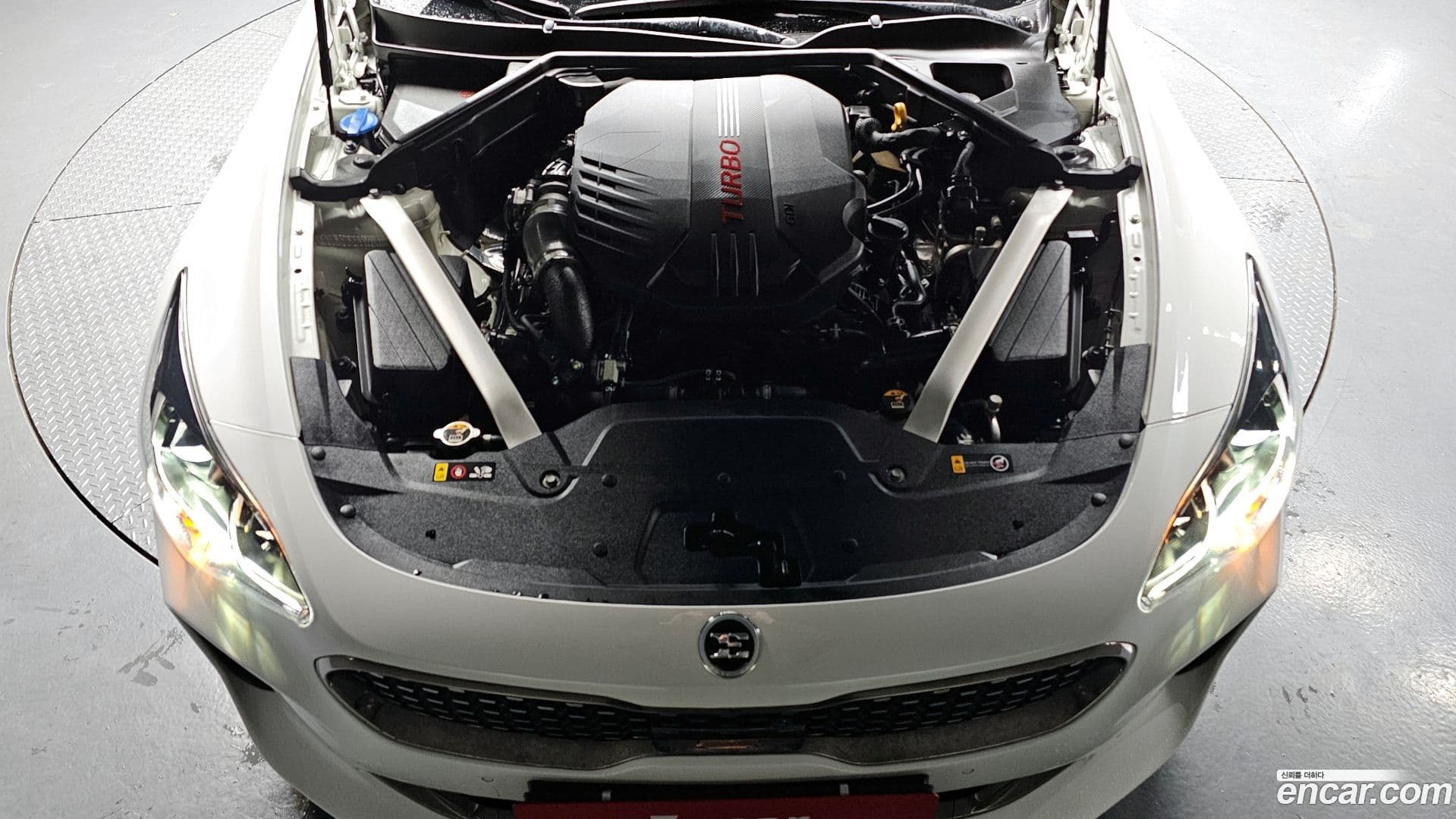 Main__Slider__Photo:Stinger Kia 2017.5-5