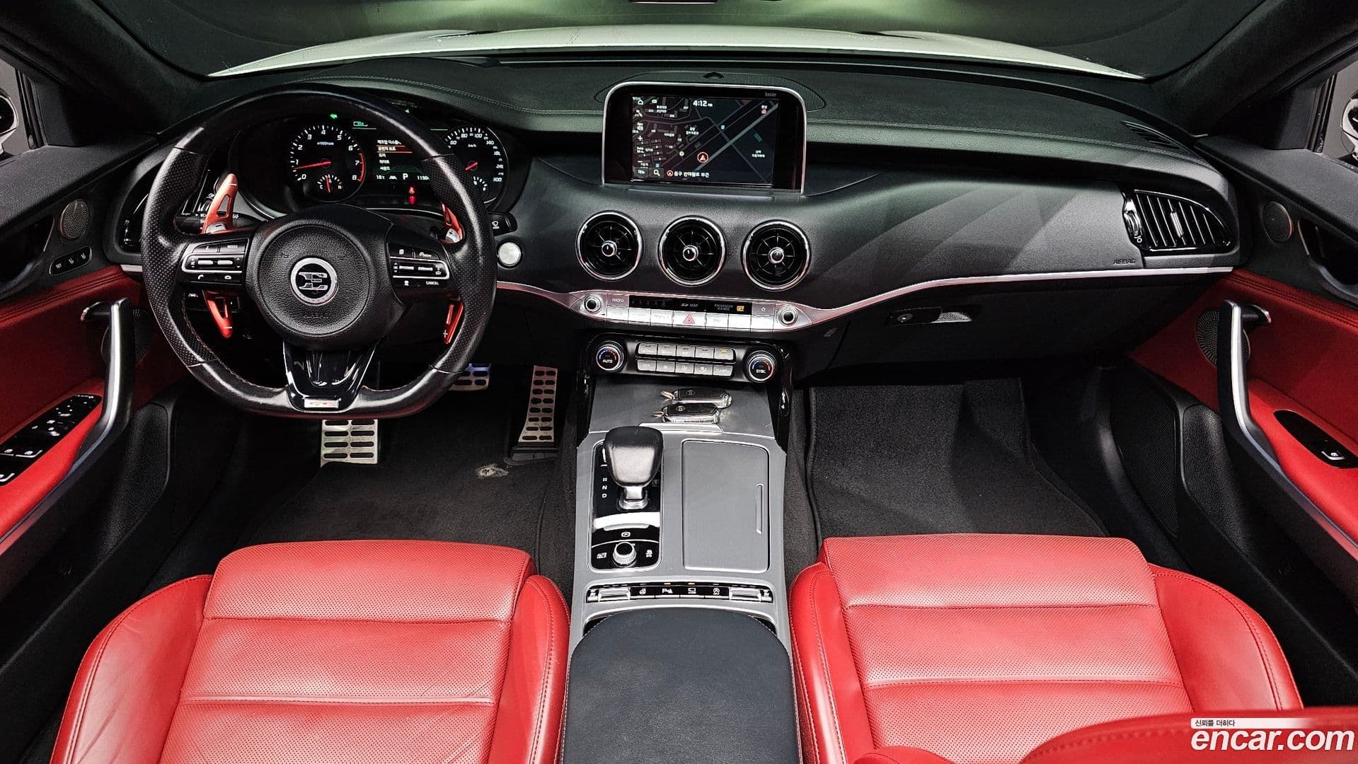 Main__Slider__Photo:Stinger Kia 2017.5-6