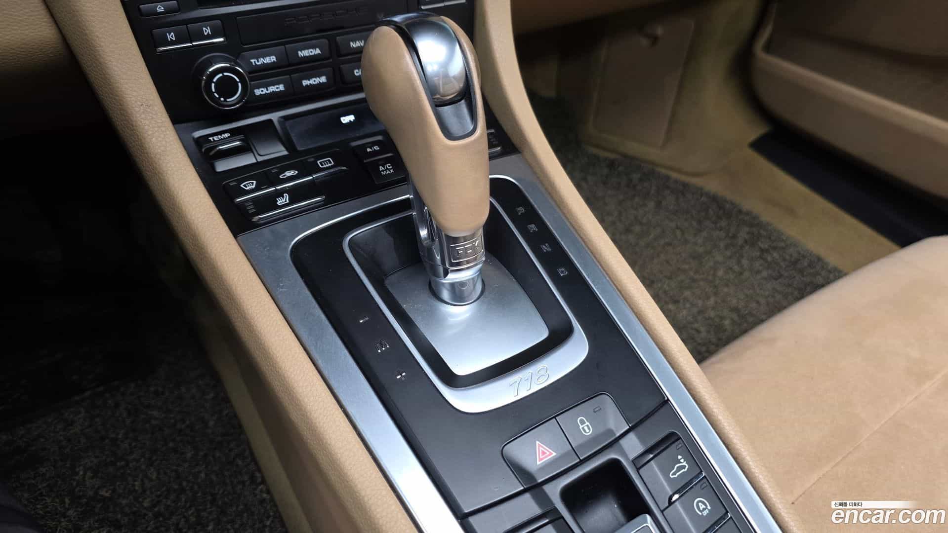 718 Porsche 2017.4-INNER-009