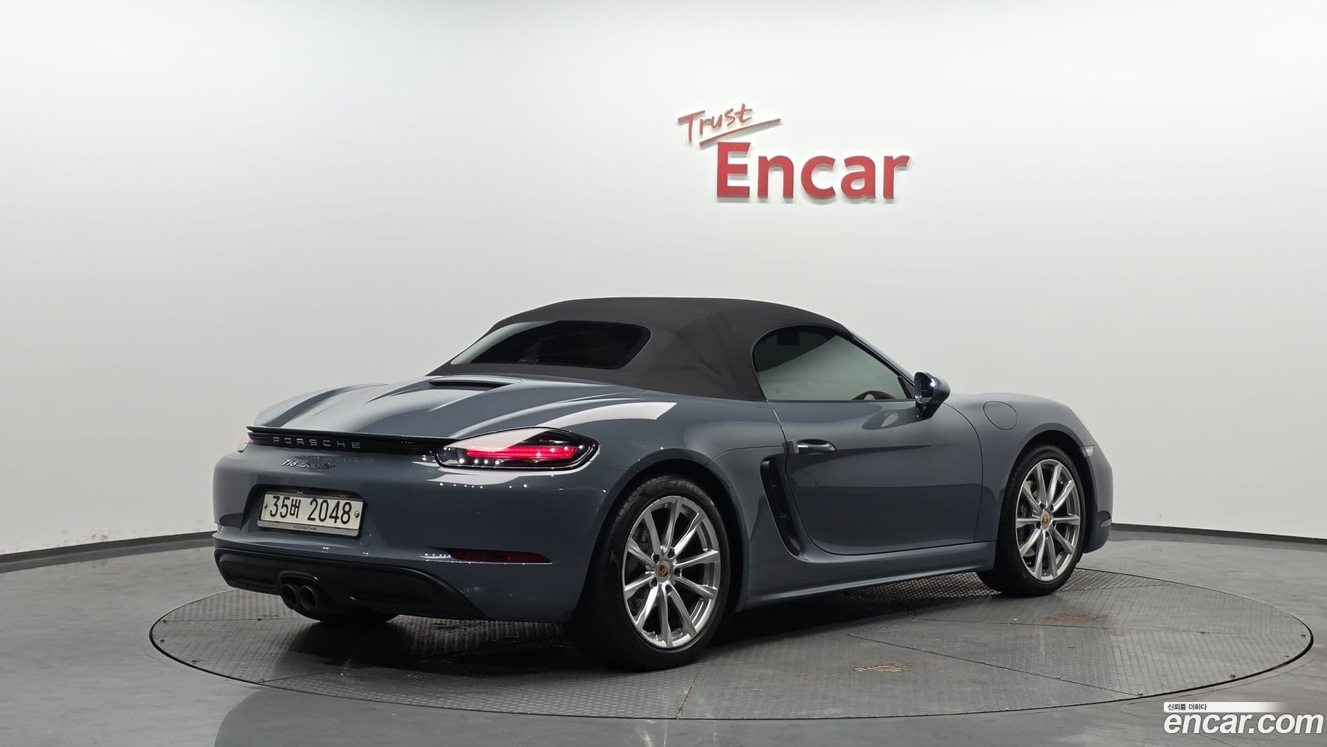 Main__Slider__Photo:718 Porsche 2017.4-18