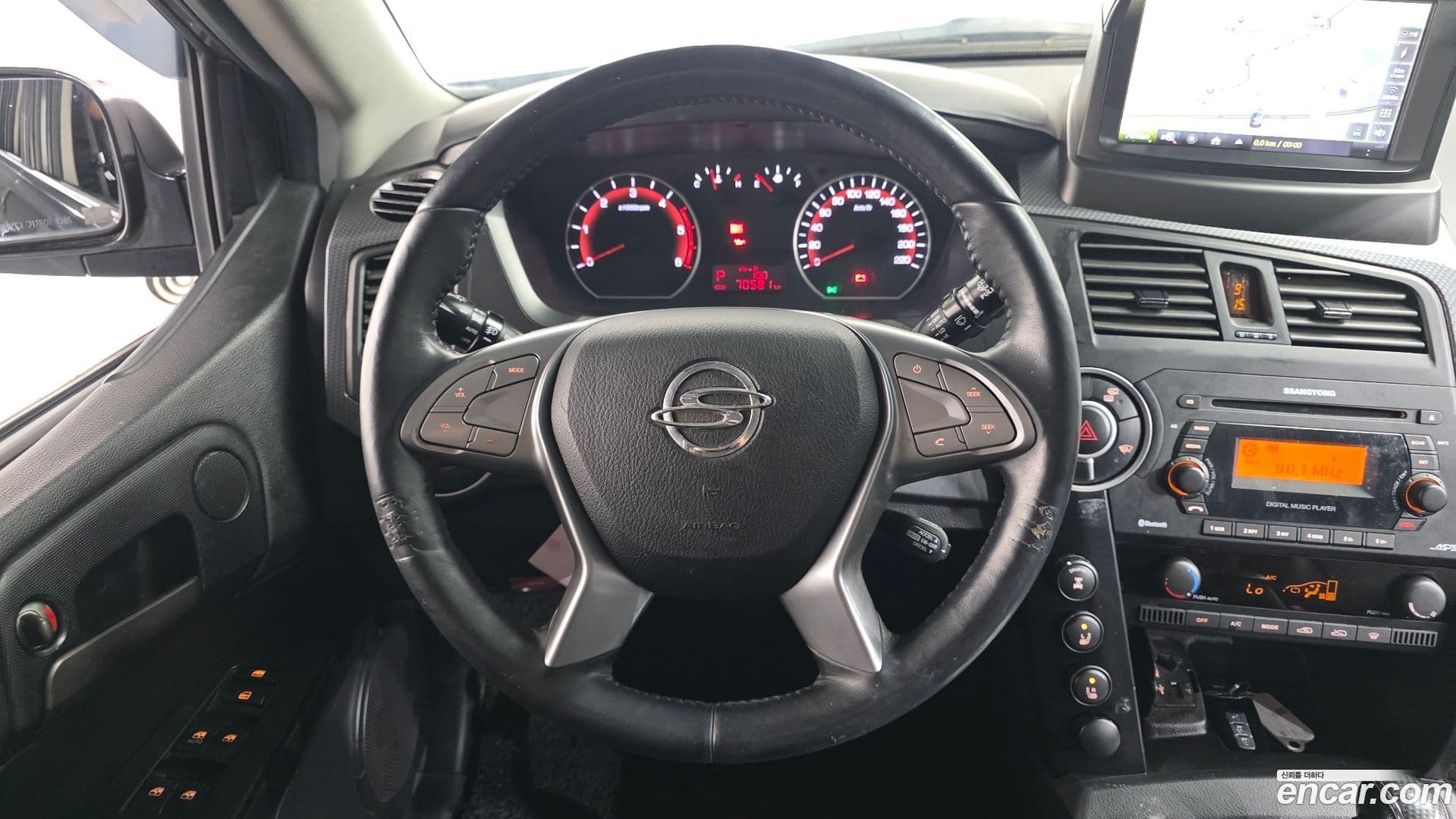 Main__Slider__Photo:KORANDO KG_Mobility_Ssangyong 2015.5-13