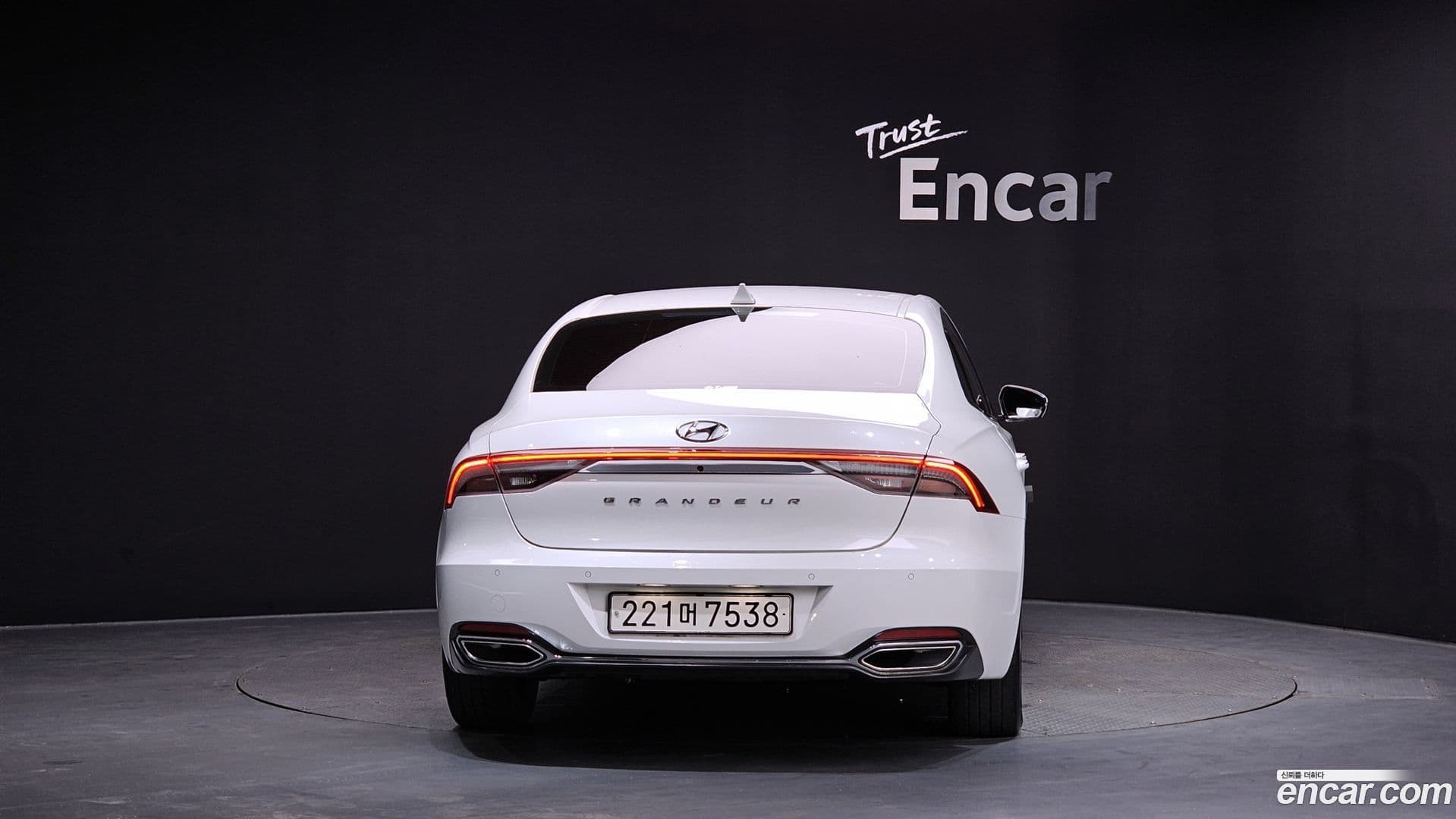 Main__Slider__Photo:Grandeur Hyundai 2022.4-3