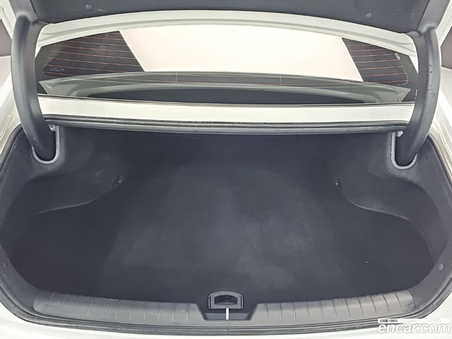 Main__Slider__Photo:Grandeur Hyundai 2023.0-18