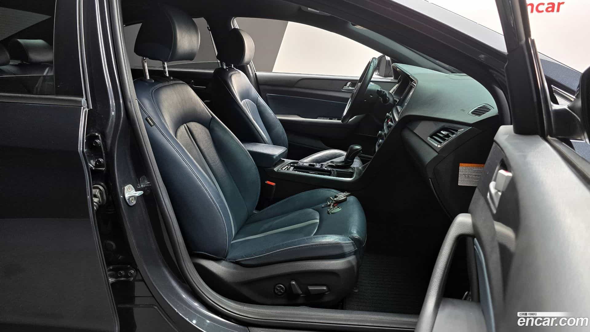 Sonata Hyundai 2018.1-INNER-010