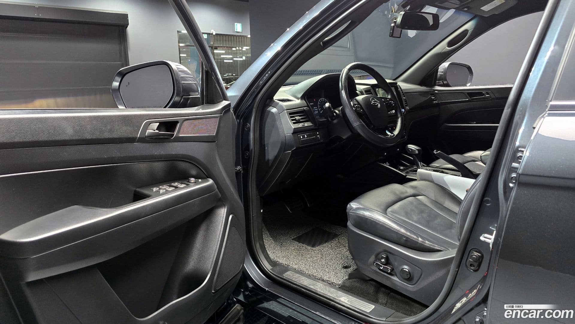 Main__Slider__Photo:Rexton KG_Mobility_Ssangyong 2022.1-10