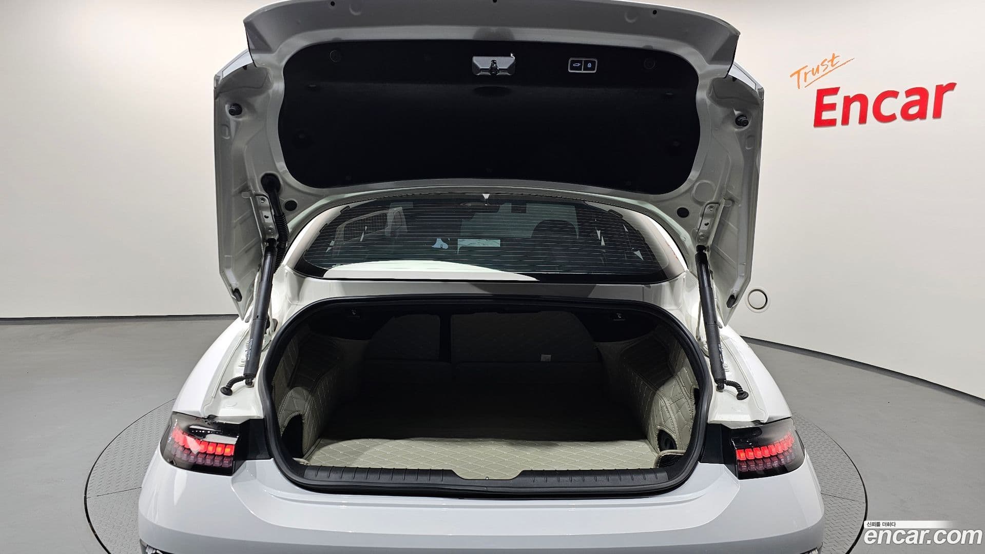 Main__Slider__Photo:Ioniq6 Hyundai 2022.8-19