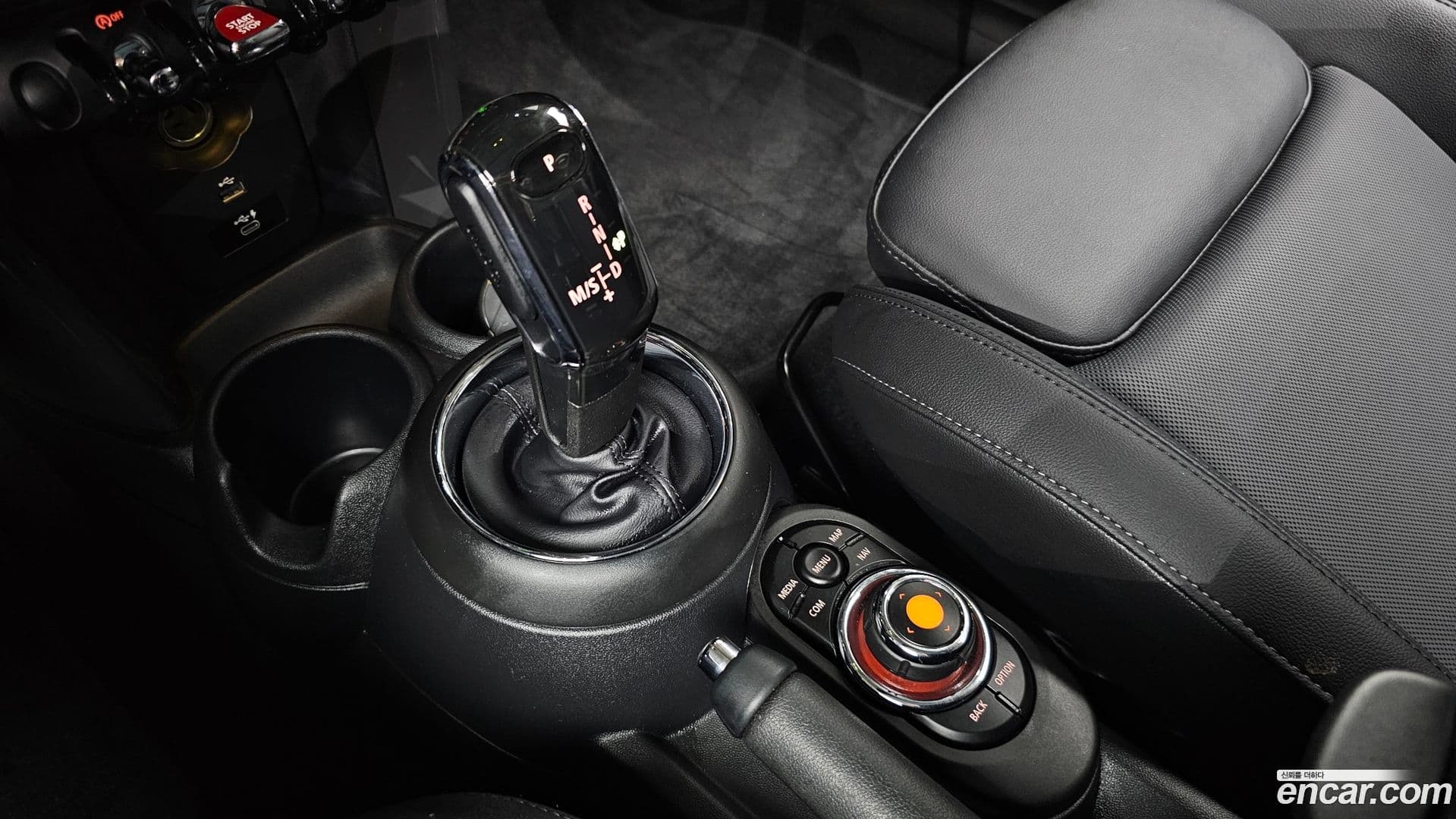 Main__Slider__Photo:Cooper Mini 2021.6-8