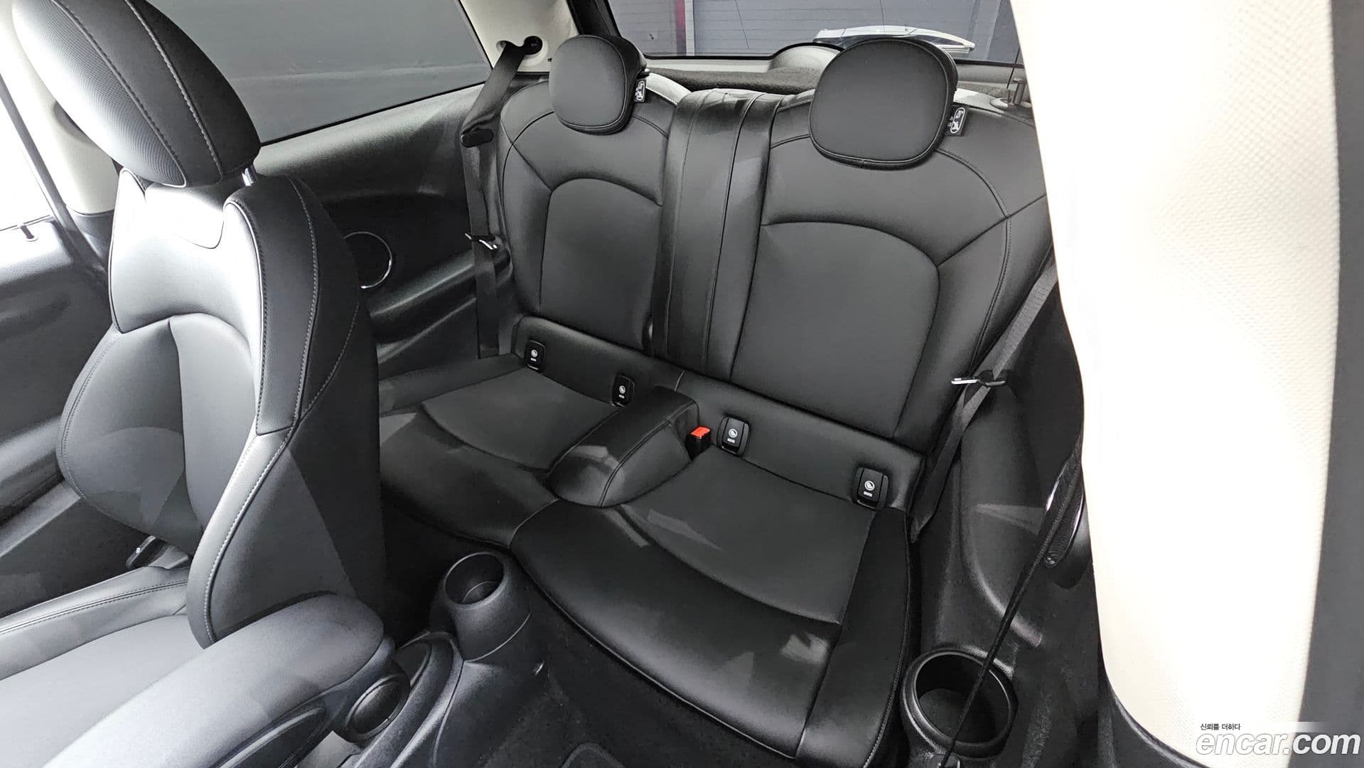 Main__Slider__Photo:Cooper Mini 2021.6-10