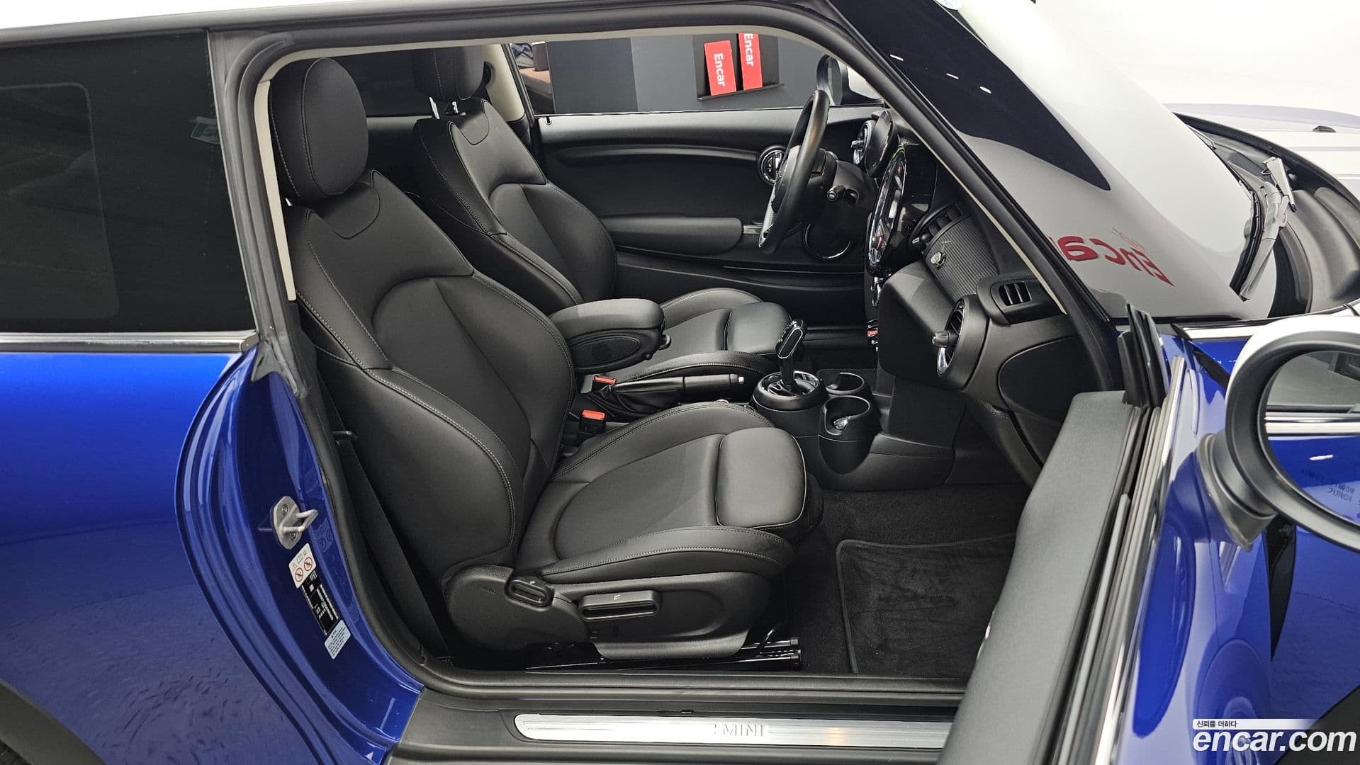 Main__Slider__Photo:Cooper Mini 2021.6-11