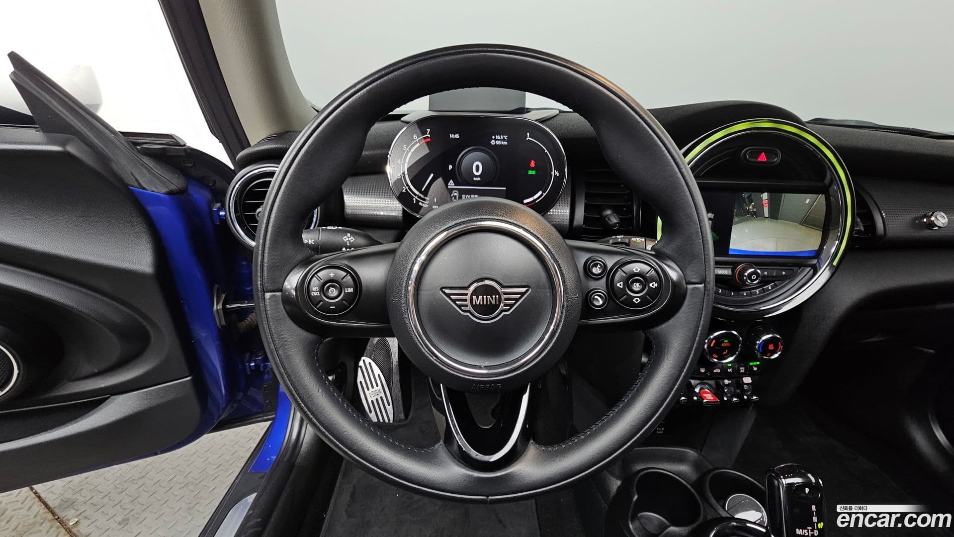 Main__Slider__Photo:Cooper Mini 2021.6-13