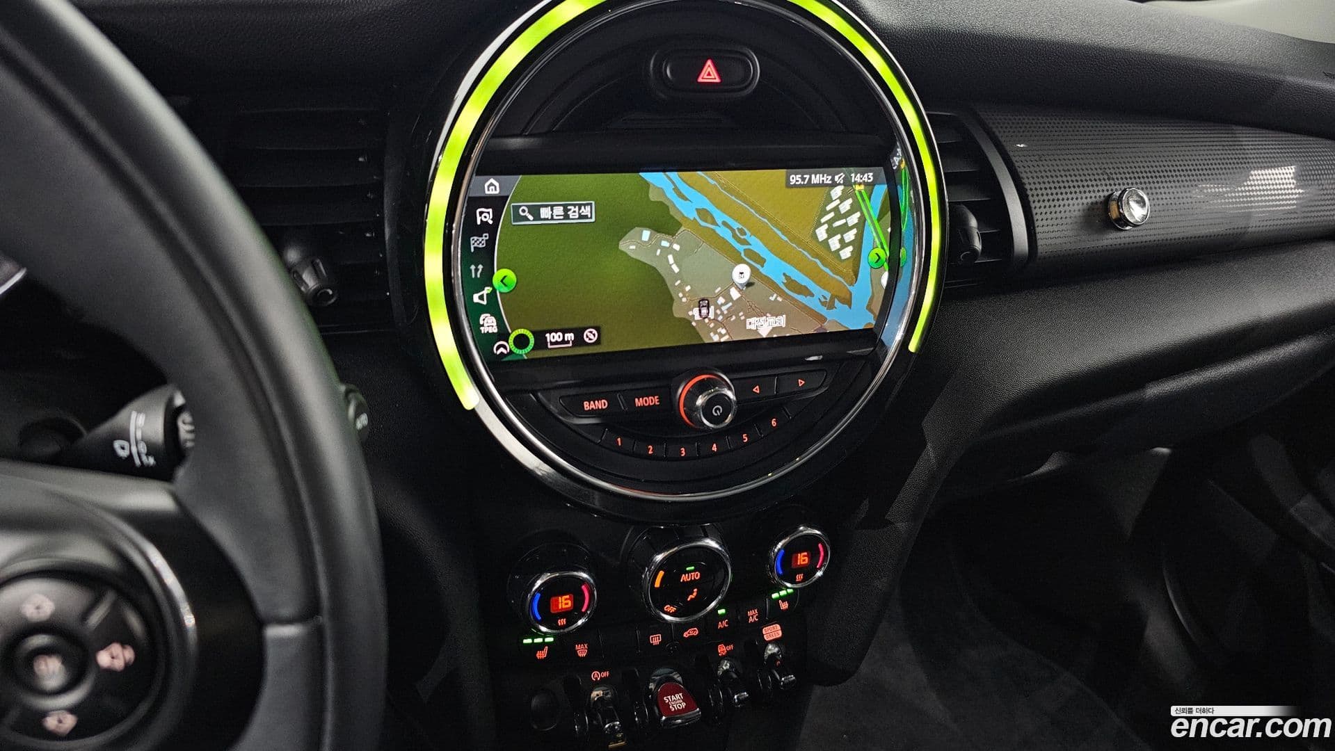 Main__Slider__Photo:Cooper Mini 2021.6-15