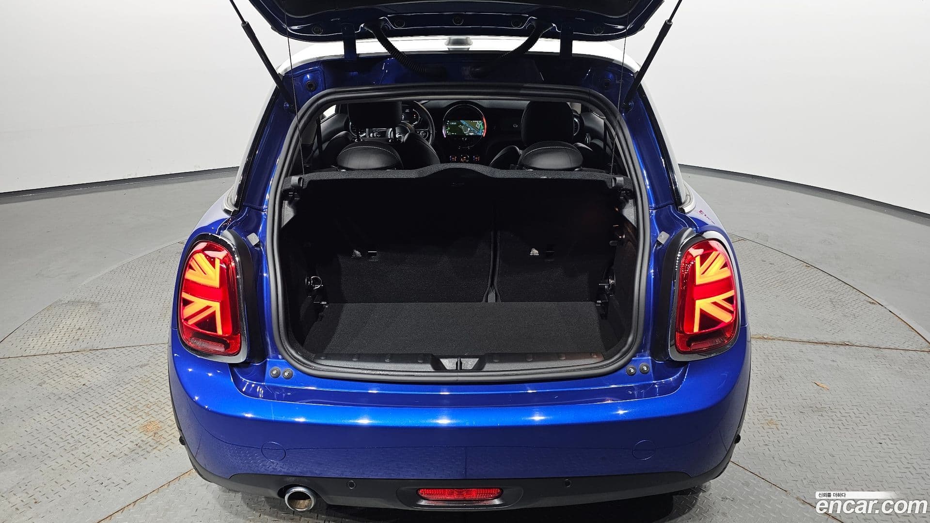 Main__Slider__Photo:Cooper Mini 2021.6-19