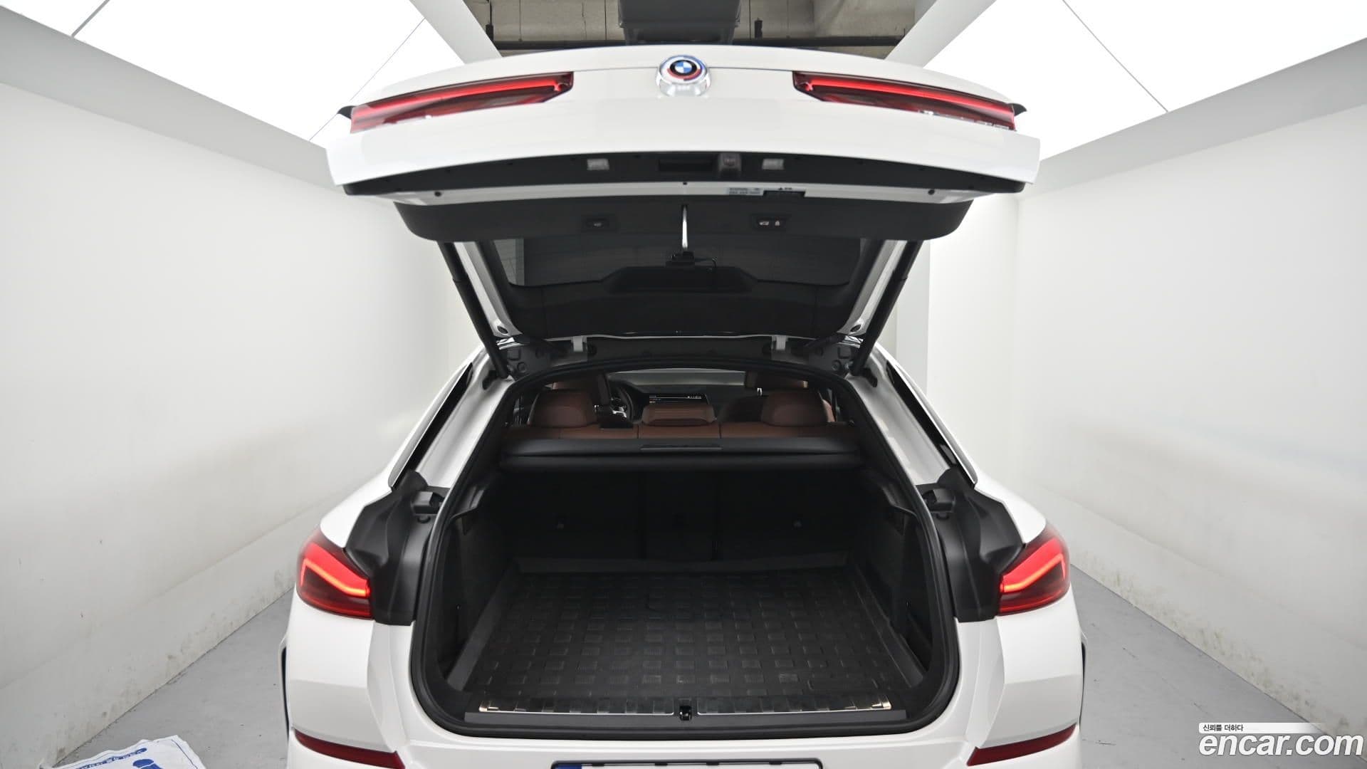 Main__Slider__Photo:X6 BMW 2022.7-19