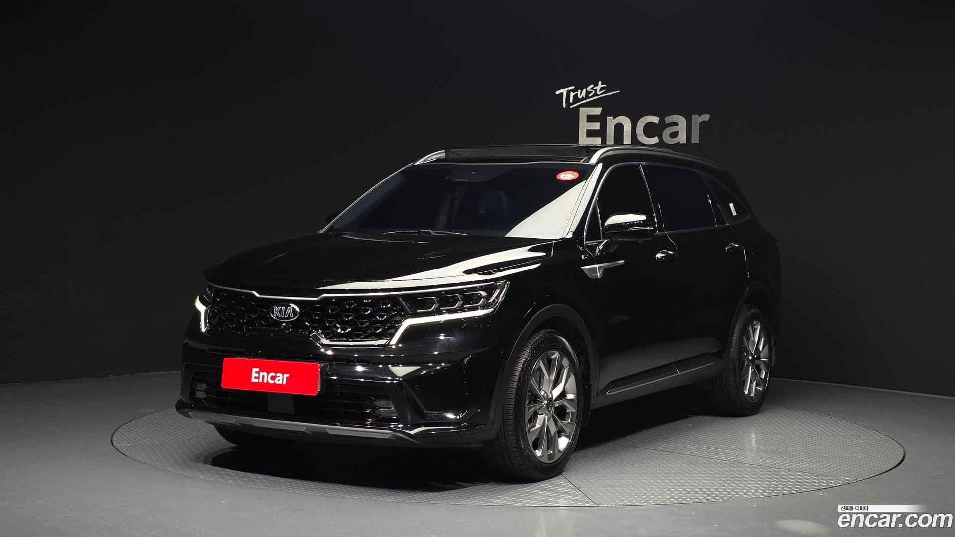Main__Slider__Photo:Sorento Kia 2021.2-0