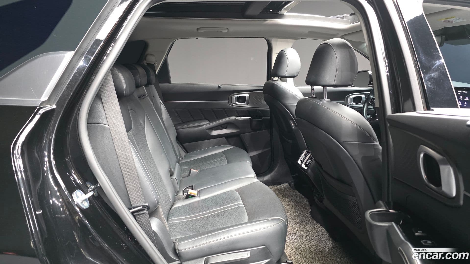 Main__Slider__Photo:Sorento Kia 2021.2-11