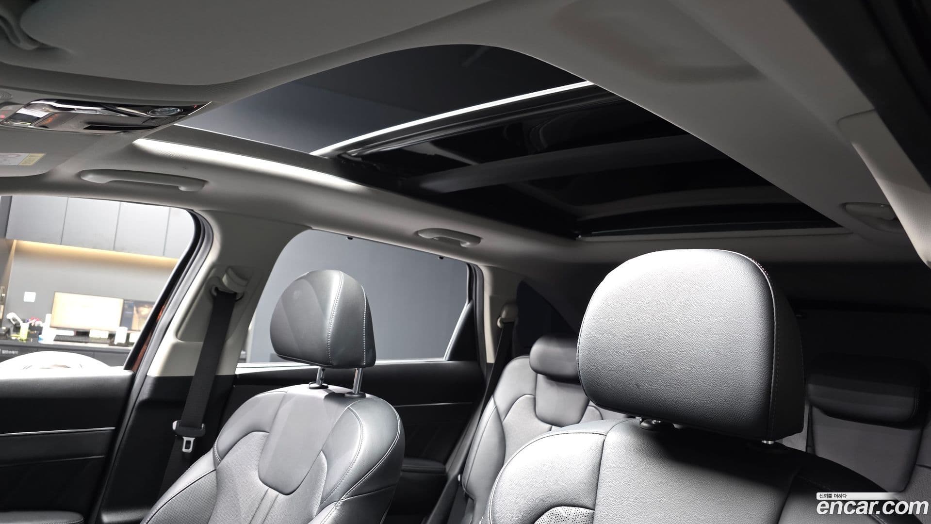 Main__Slider__Photo:Sorento Kia 2021.2-17