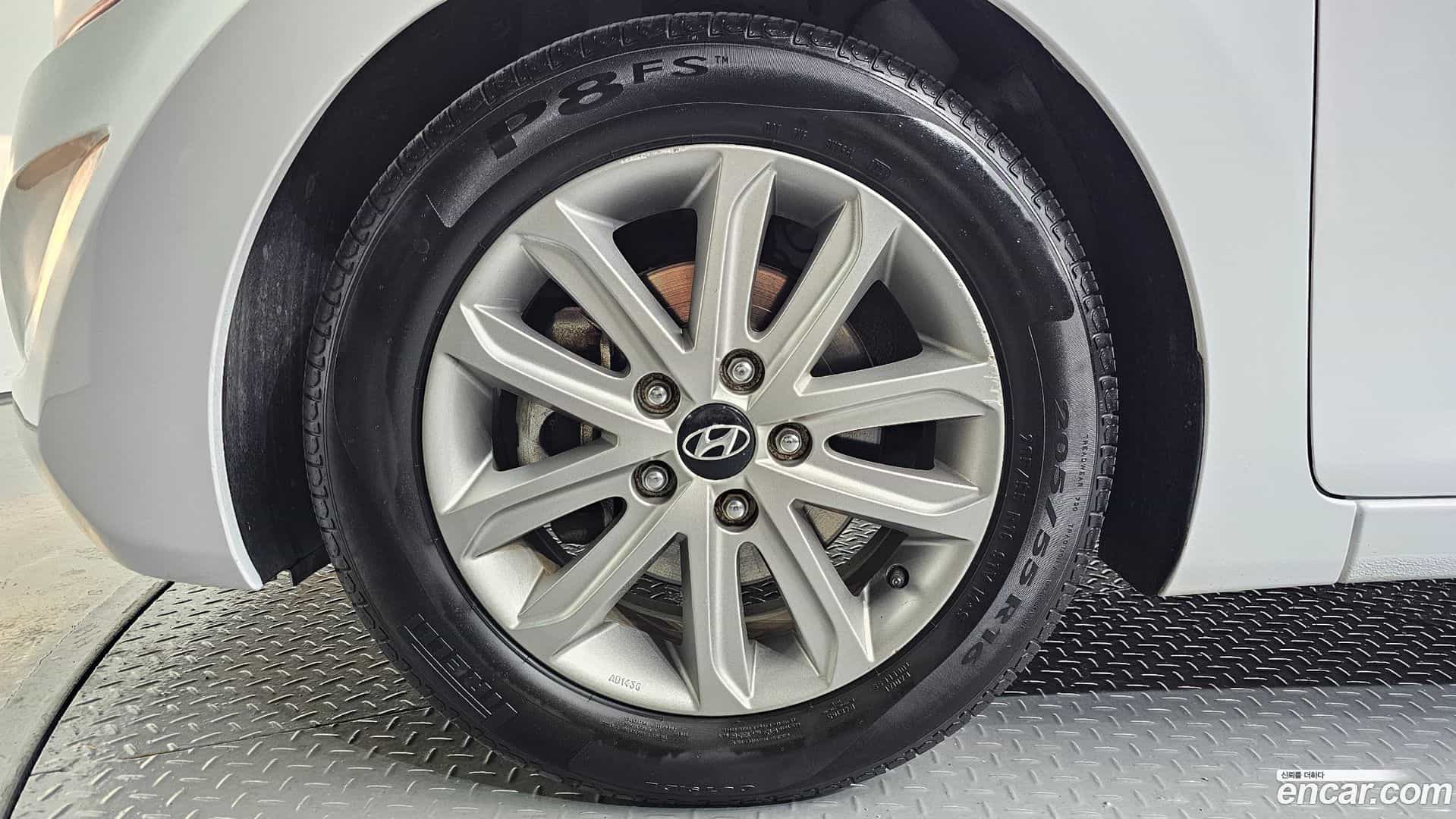 AVANTE Hyundai 2014.1-OUTER-005