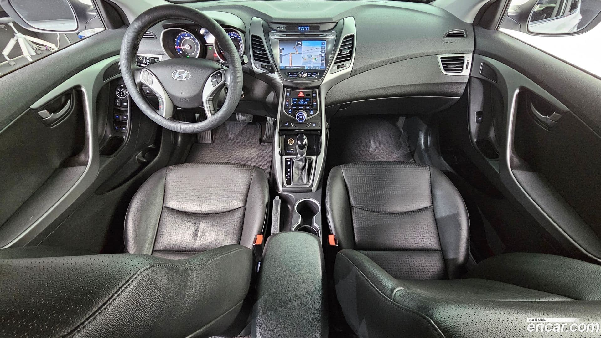 Main__Slider__Photo:AVANTE Hyundai 2014.1-6