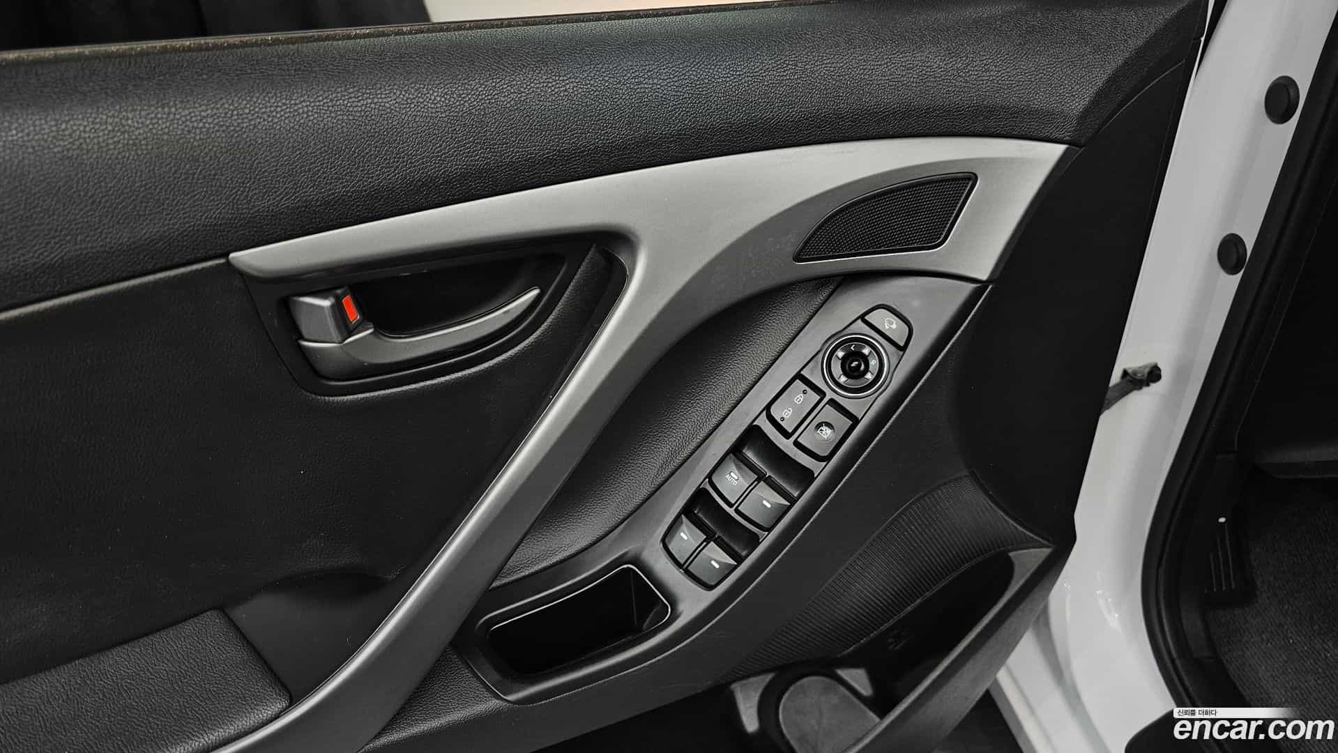 AVANTE Hyundai 2014.1-OPTION-017