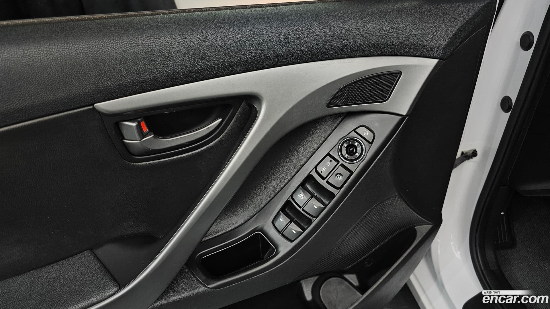 Main__Slider__Photo:AVANTE Hyundai 2014.1-12