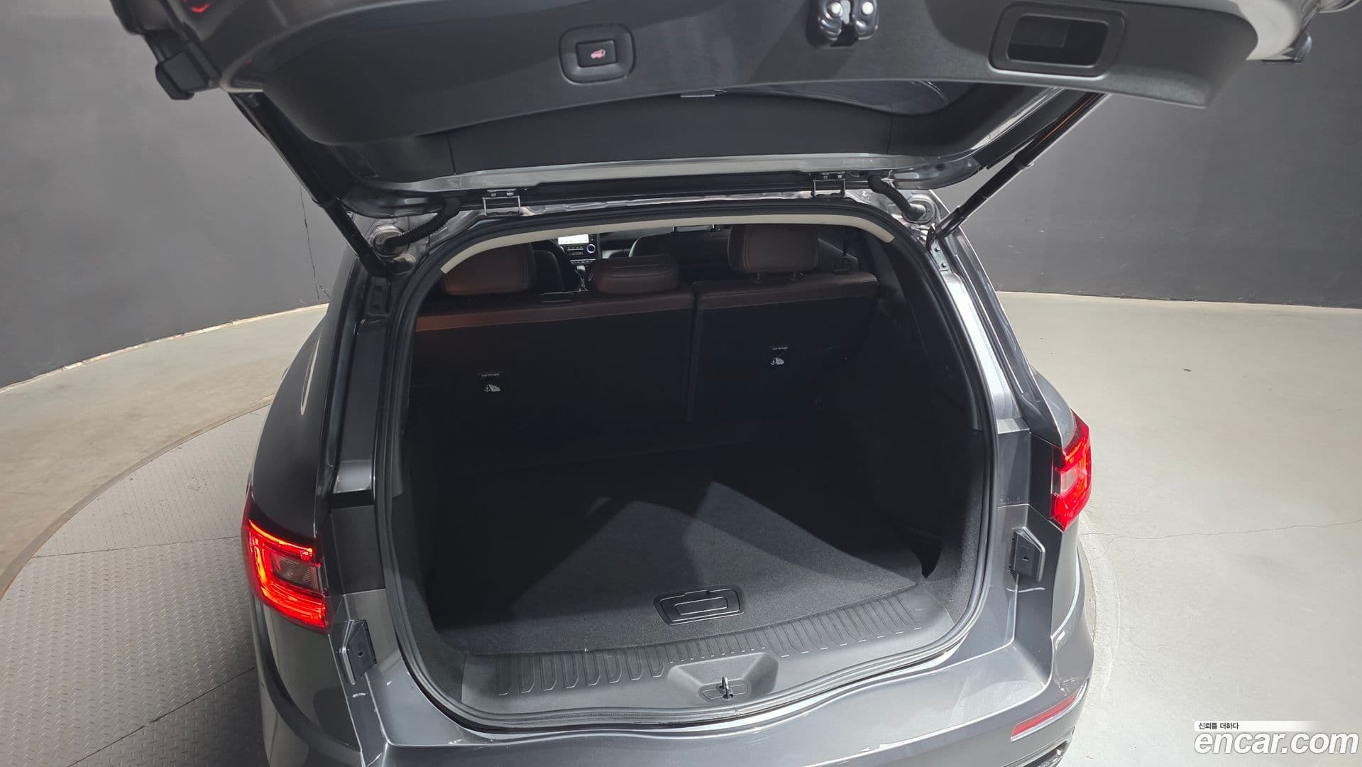 Main__Slider__Photo:QM6 Renault-KoreaSamsung 2017.7-19