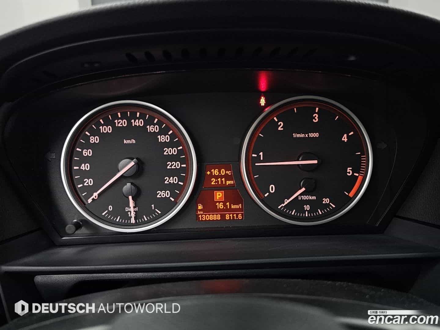 5-Series BMW 2009.10-INNER-008