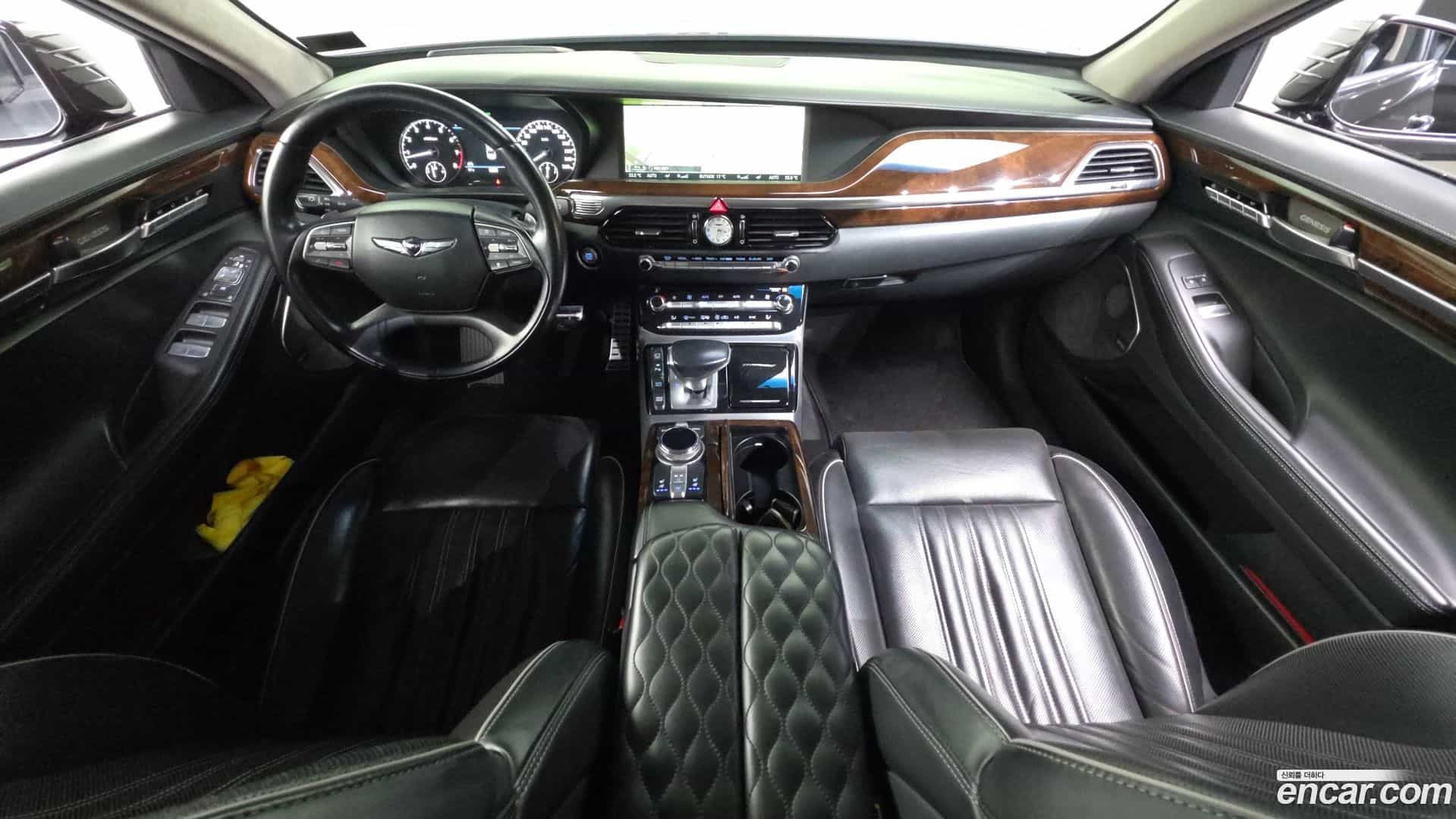 EQ900 Genesis 2017.4-INNER-007