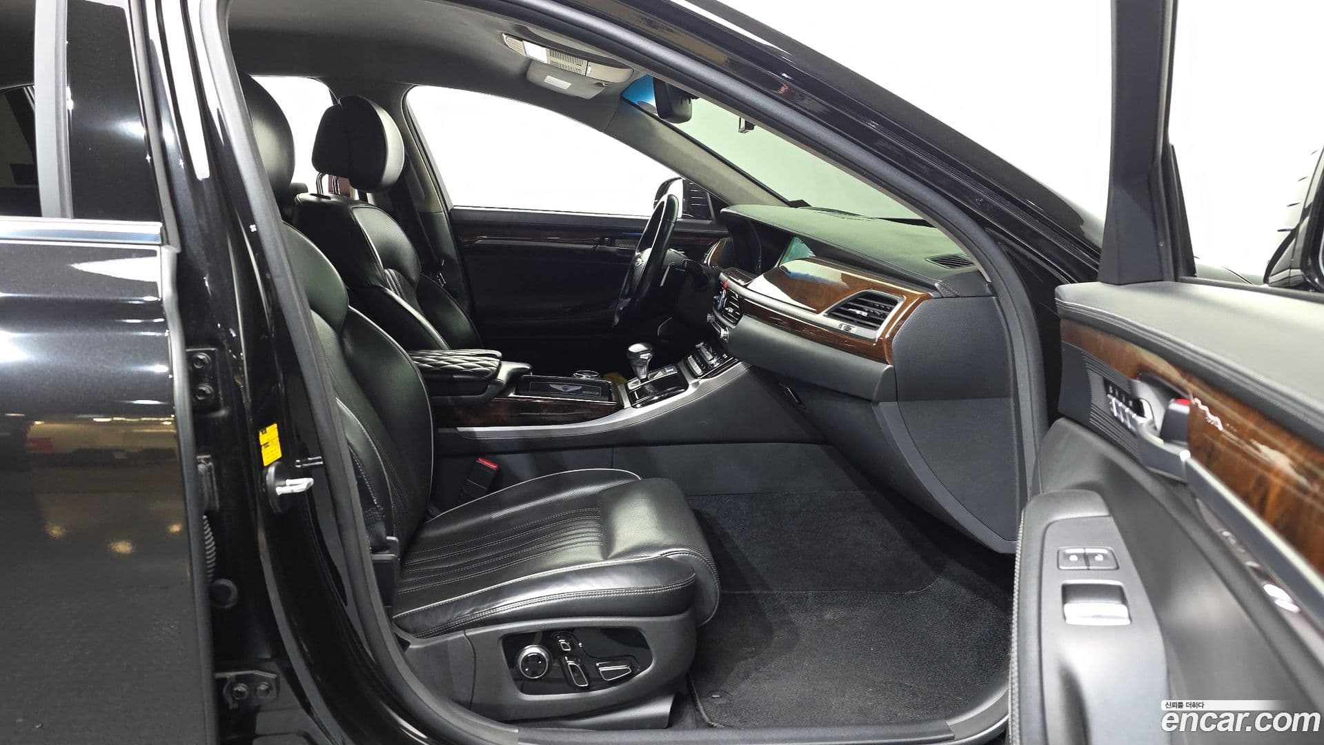 Main__Slider__Photo:EQ900 Genesis 2017.4-10