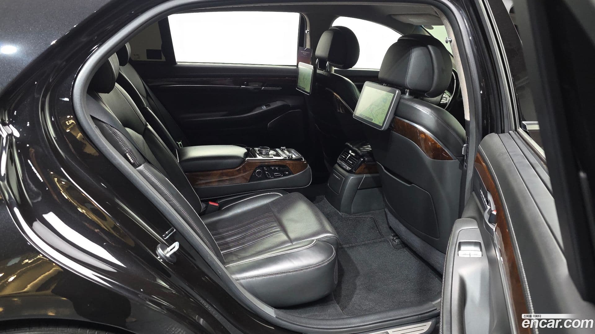 Main__Slider__Photo:EQ900 Genesis 2017.4-11