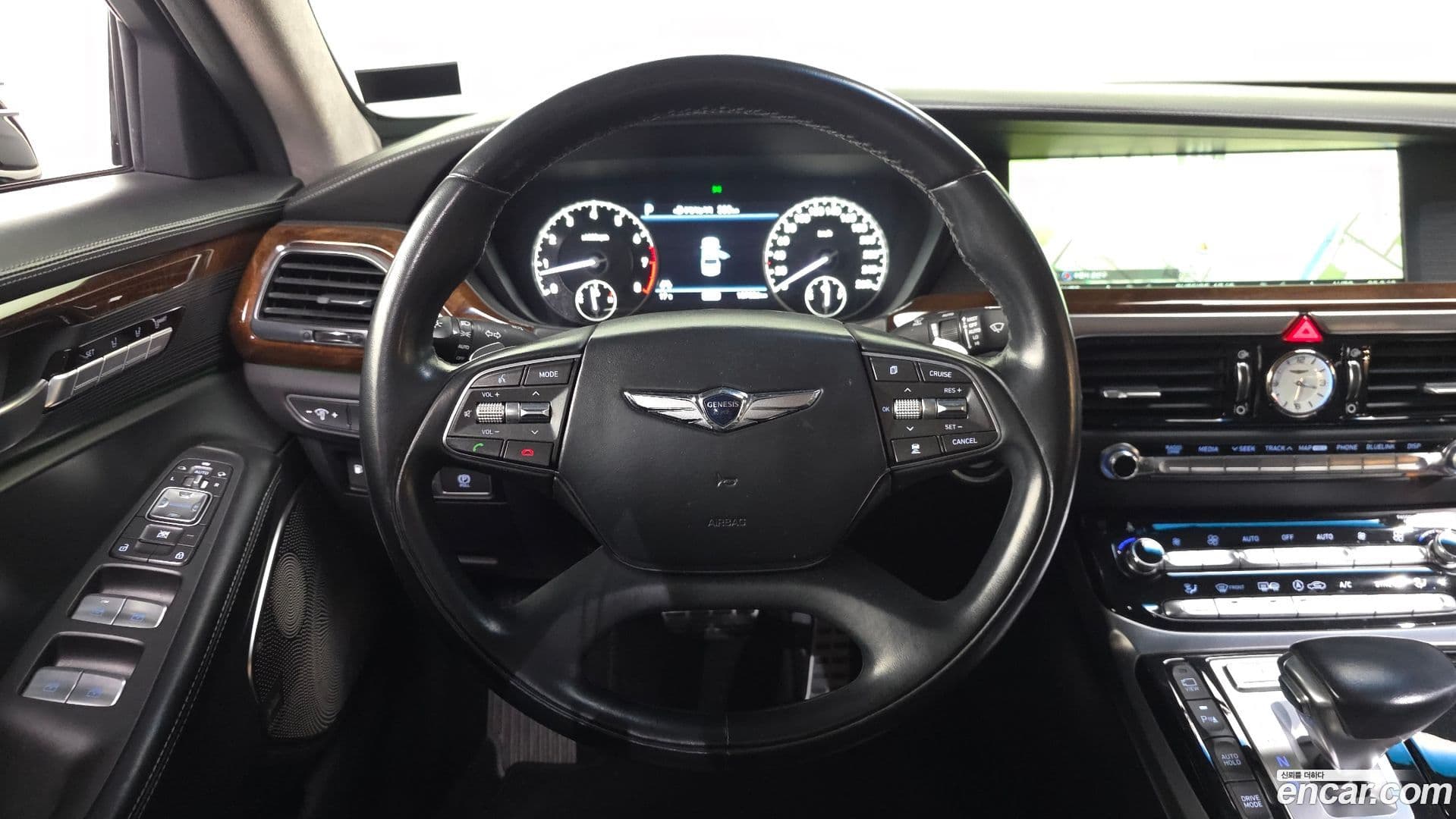 Main__Slider__Photo:EQ900 Genesis 2017.4-12