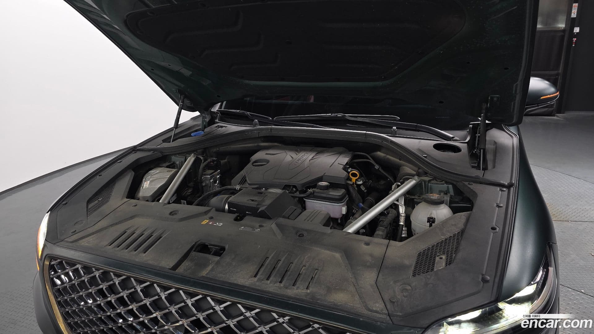 Main__Slider__Photo:GV70 Genesis 2023.10-5