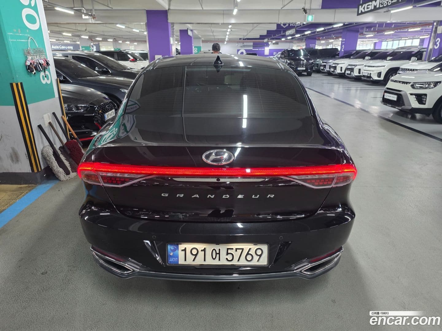 Main__Slider__Photo:Grandeur Hyundai 2021.3-3