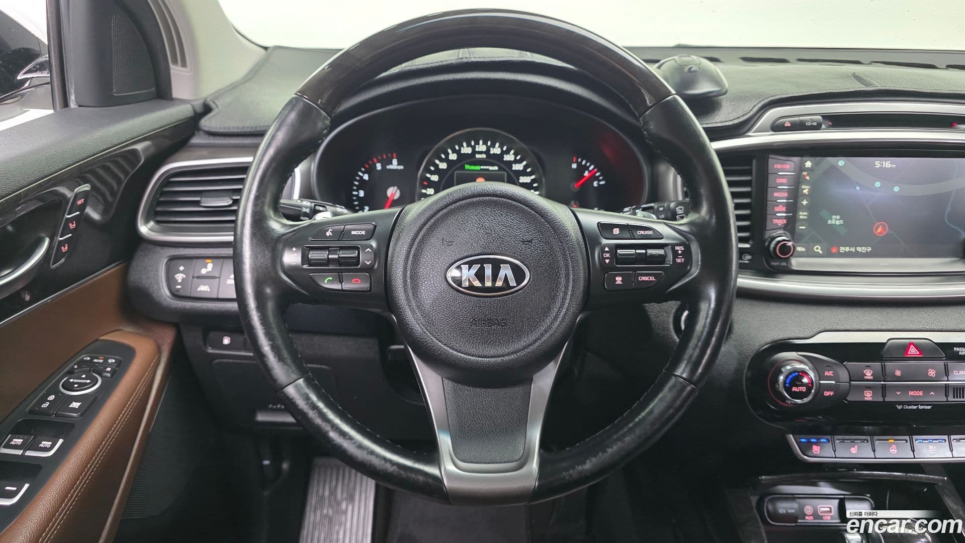 Main__Slider__Photo:Sorento Kia 2016.3-11